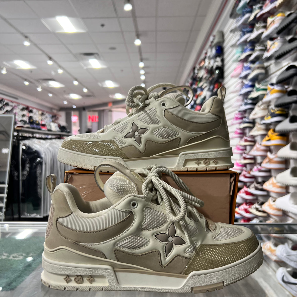 Louis Vuitton Skates Beige (Lightly Worn+Damaged Box)