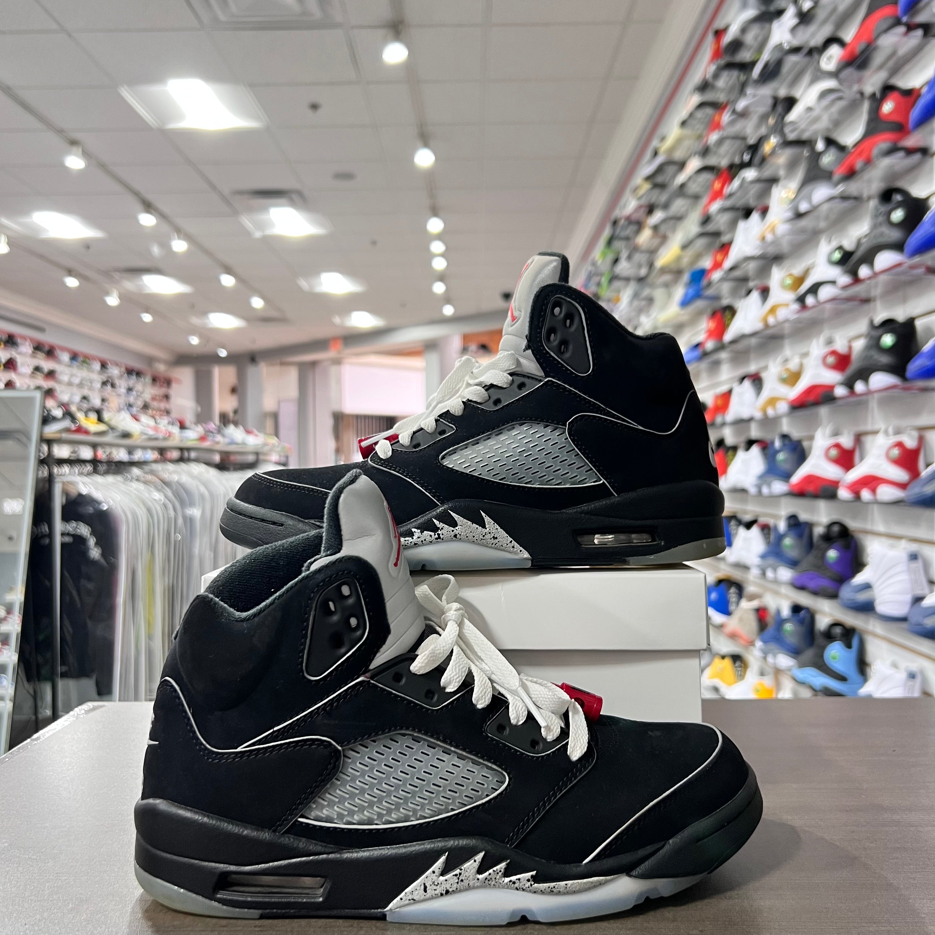 Jordan Retro 5 Mens Black Metallic Reimagined (Lightly Worn+Replacement Box)