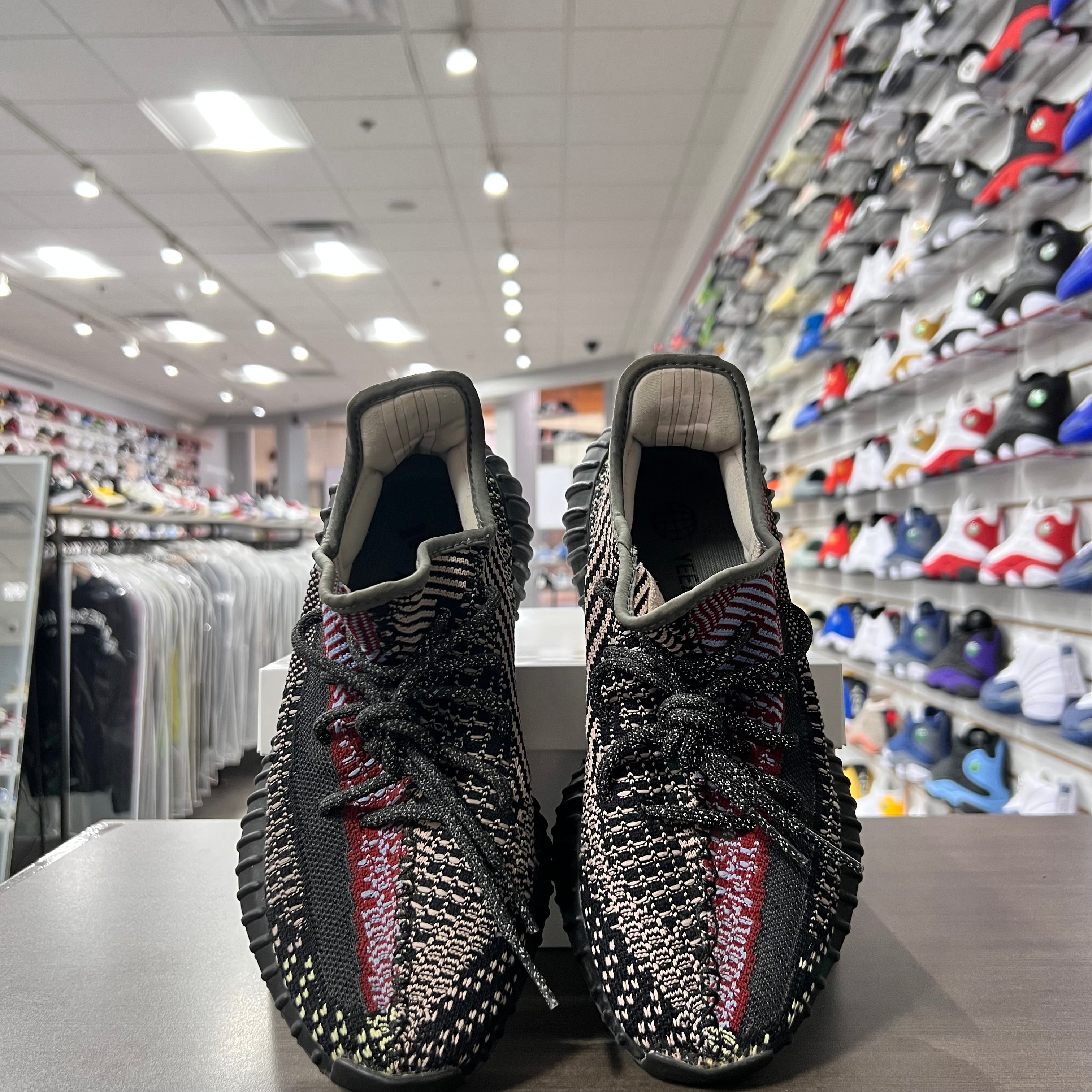 Yeezy 350 V2 Yecheil (Replacement Box)