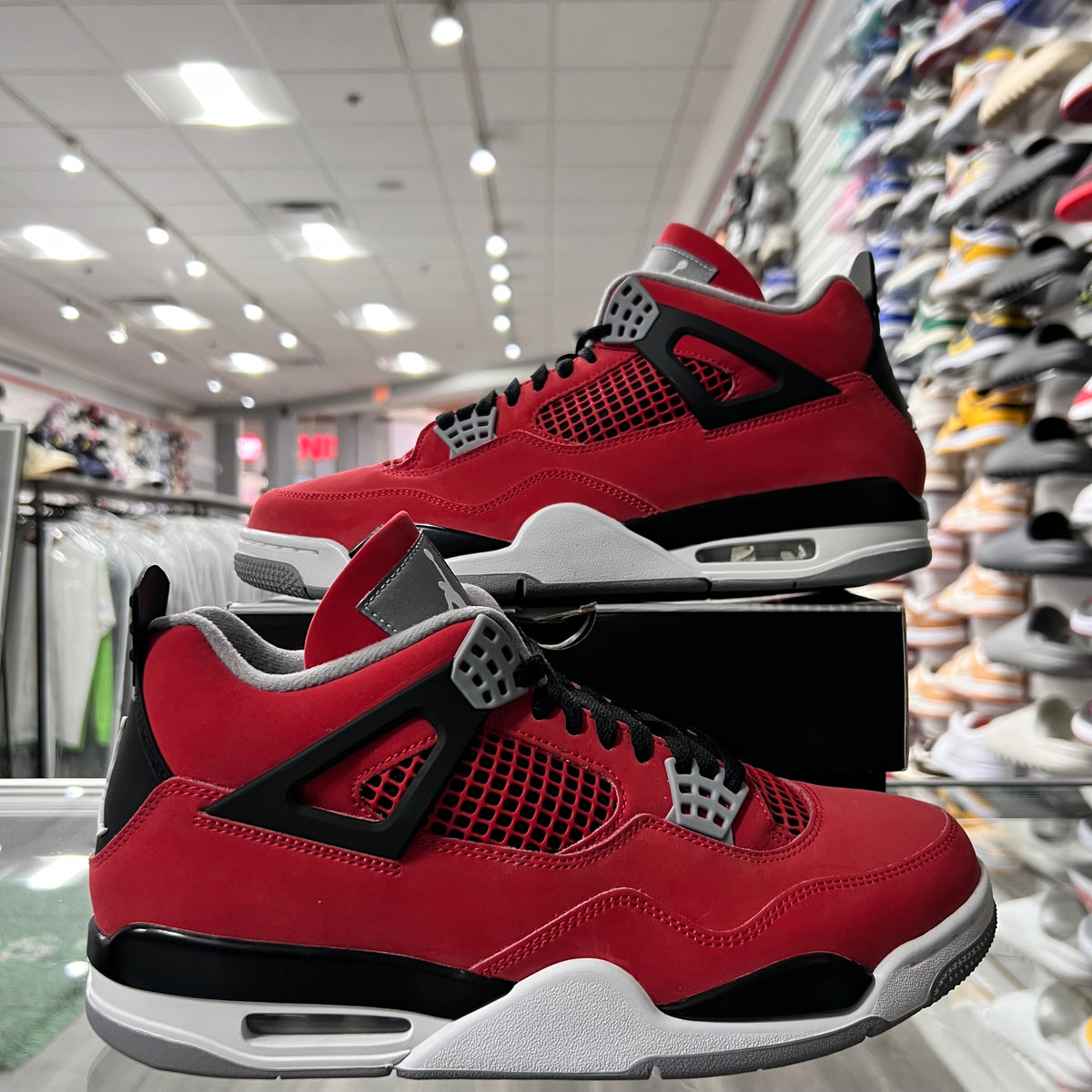 Jordan Retro 4 Mens Toro (Lightly worn)