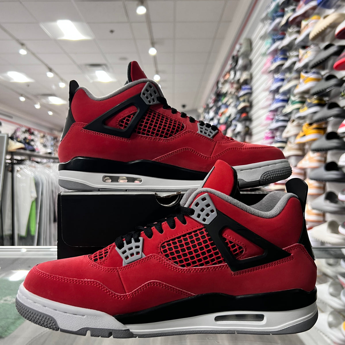 Jordan Retro 4 Mens Toro (Lightly worn)
