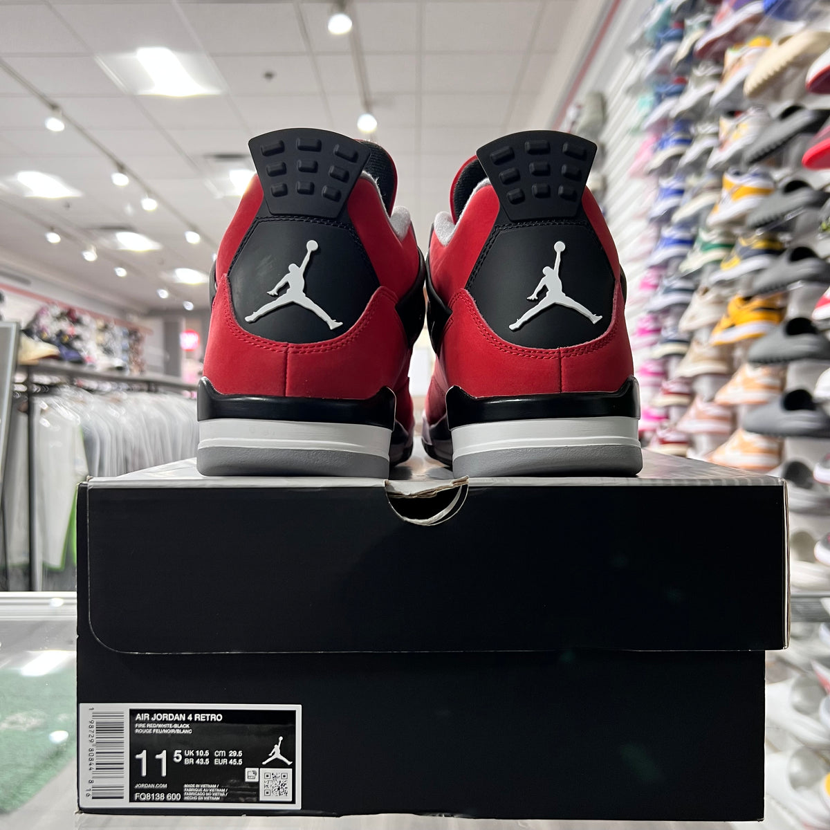 Jordan Retro 4 Mens Toro (Lightly worn)