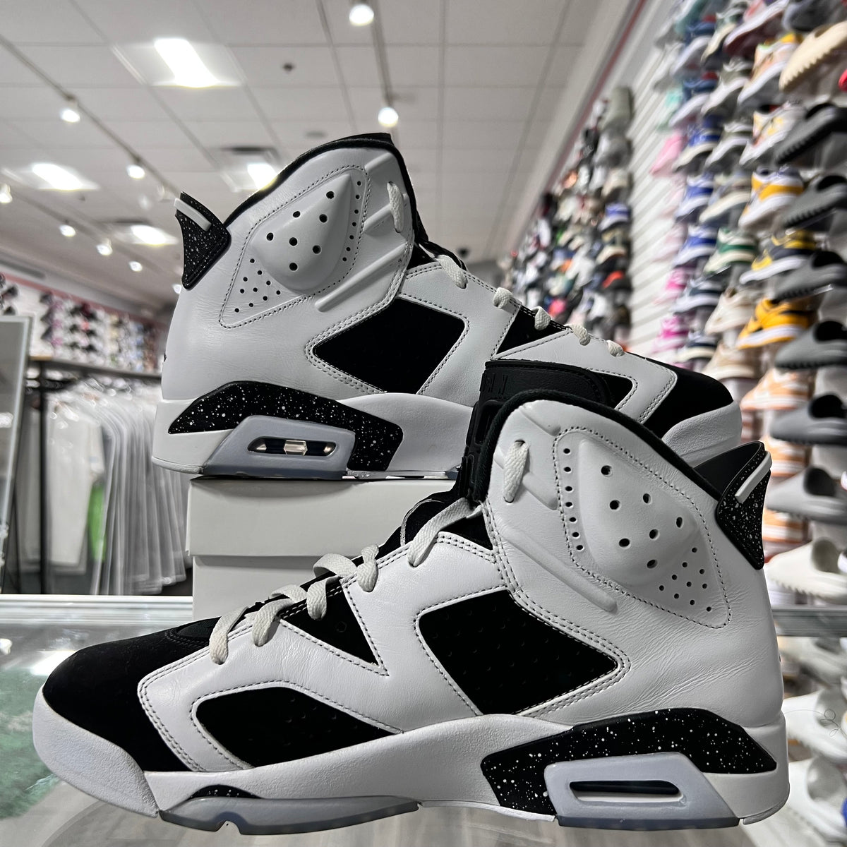 Jordan Retro 6 Mens Reverse Oreo (Lightly Worn+Replacement Box)
