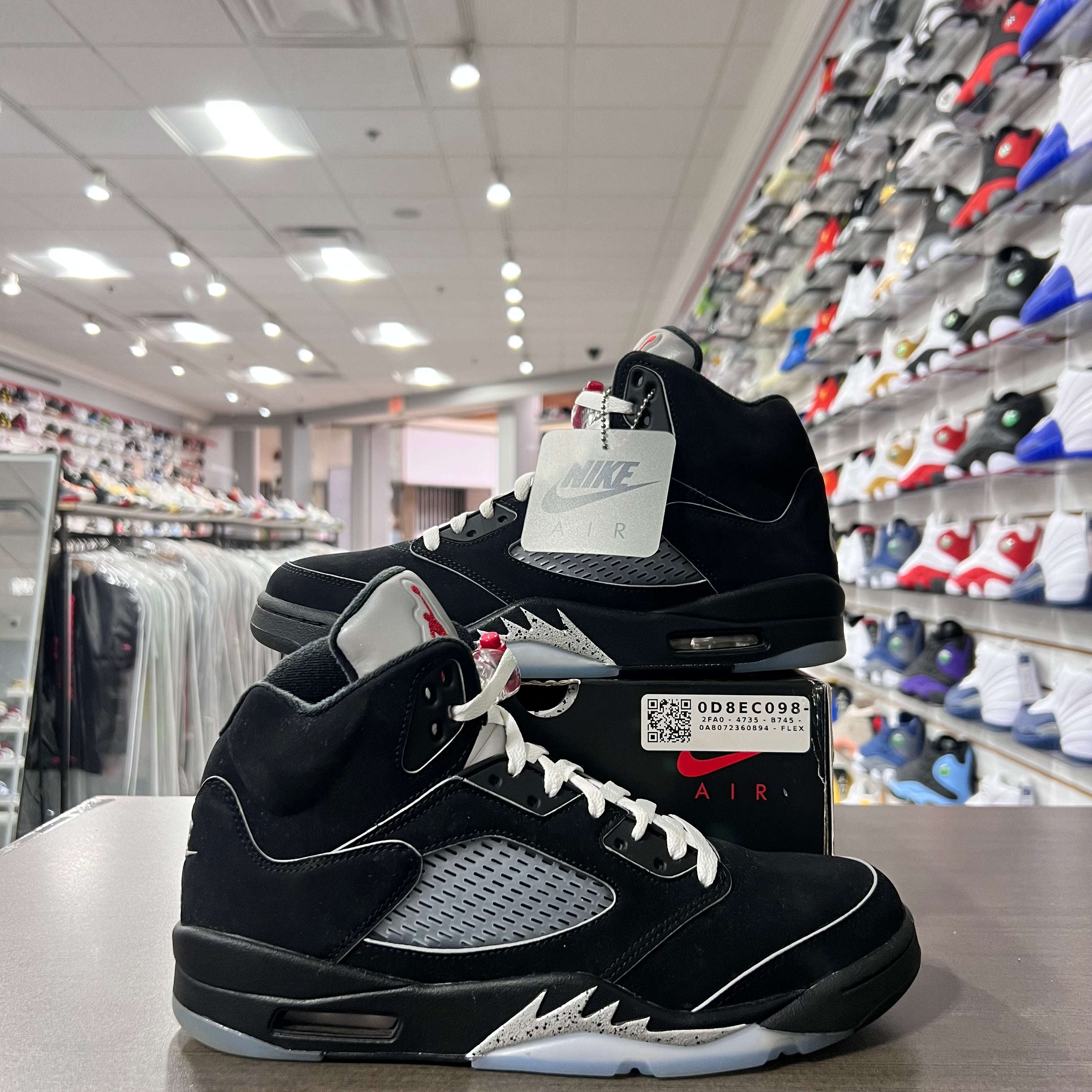 Jordan Retro 5 Mens Black Metallic Reimagined (Lightly Worn)