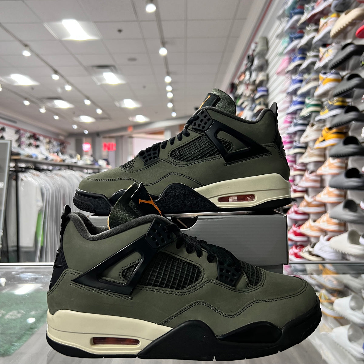 Jordan Retro 4 Mens Undefeated (Lightly Worn)
