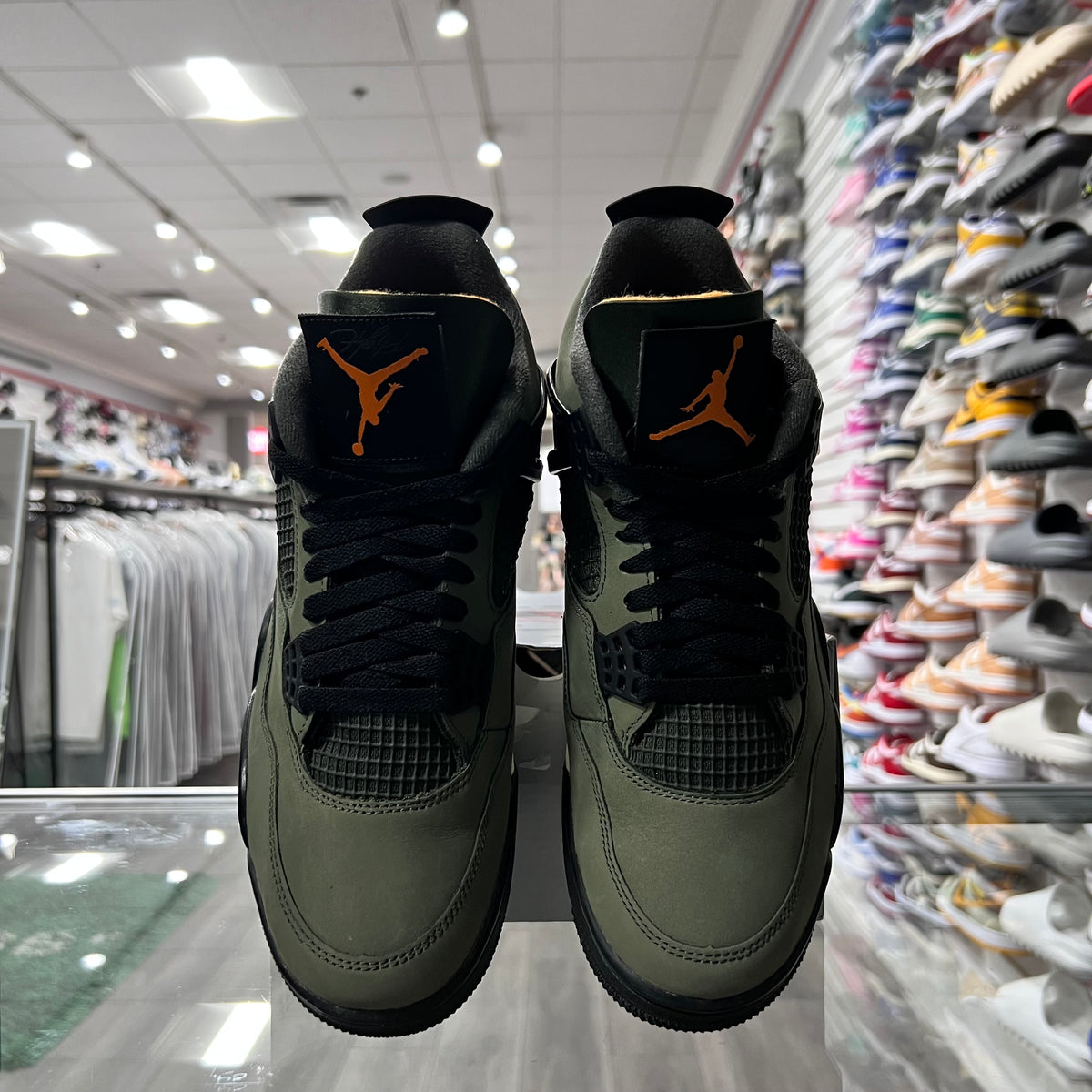 Jordan Retro 4 Mens Undefeated (Lightly Worn)