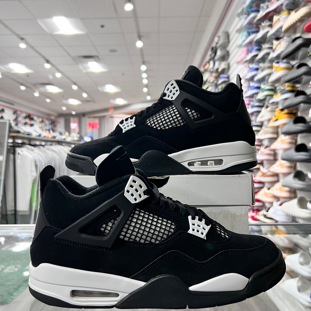 Jordan Retro 4 Mens White Thunder (Lightly Worn)