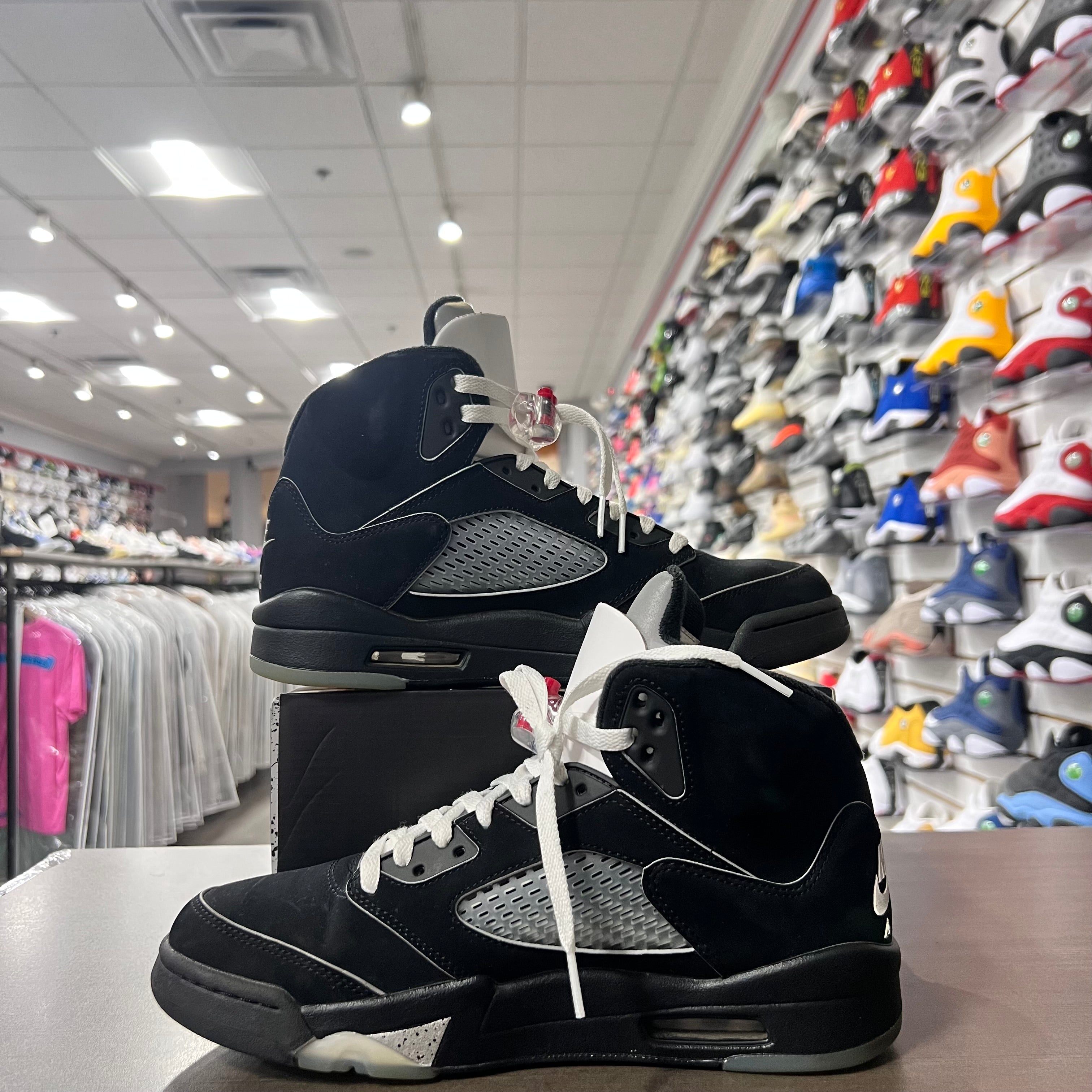 Jordan Retro 5 Mens Black Metallic Reimagined (Lightly Worn)