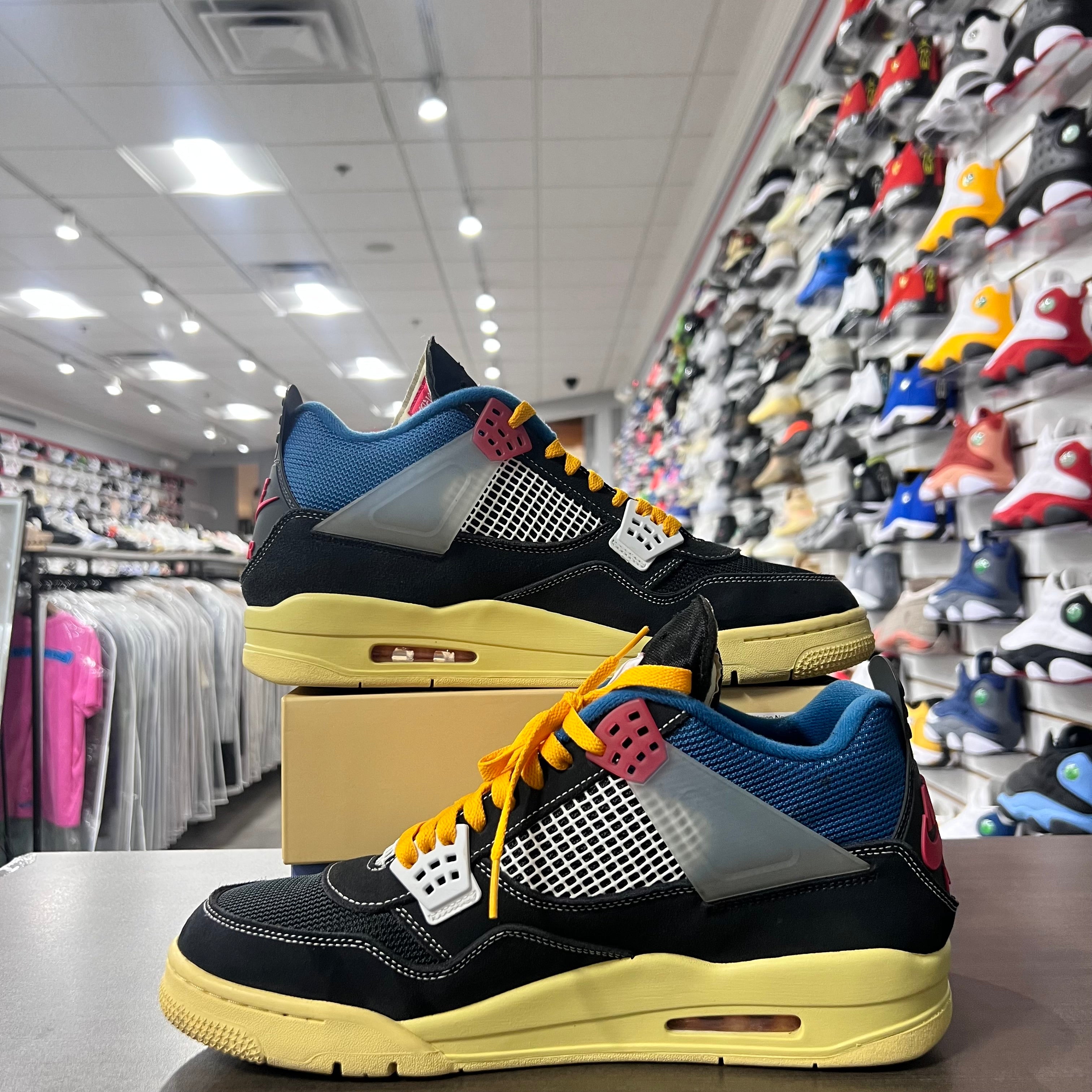 Jordan Retro 4 Mens Union Noir (Lightly Worn)