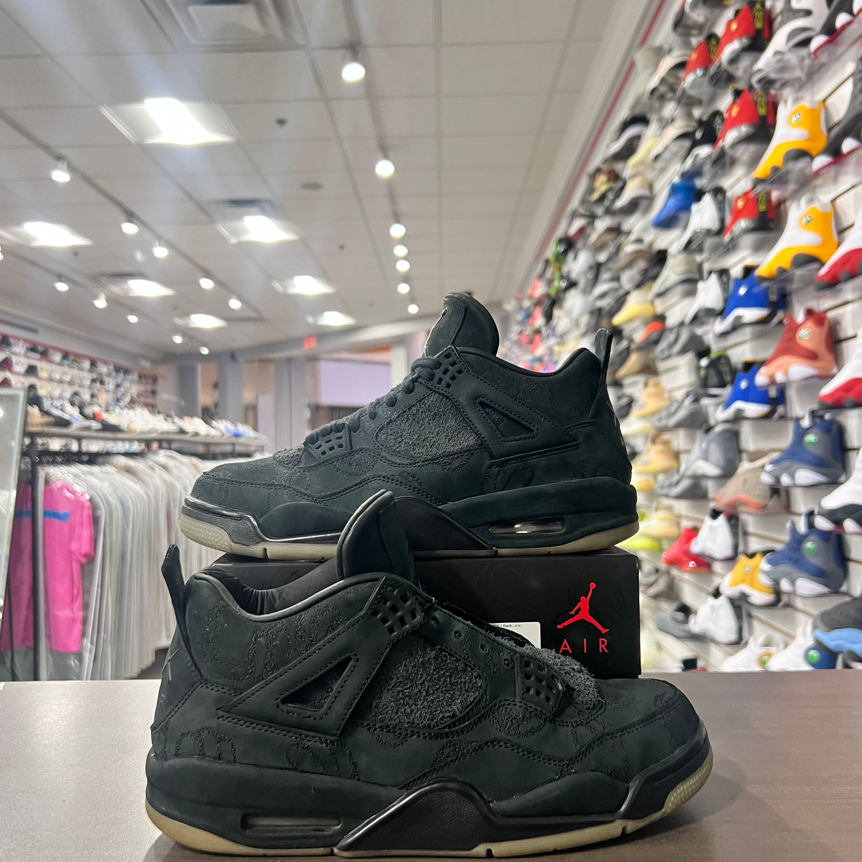 Jordan Retro 4 Mens Kaws Black (Lightly Worn+Missing 1 Black Lace)