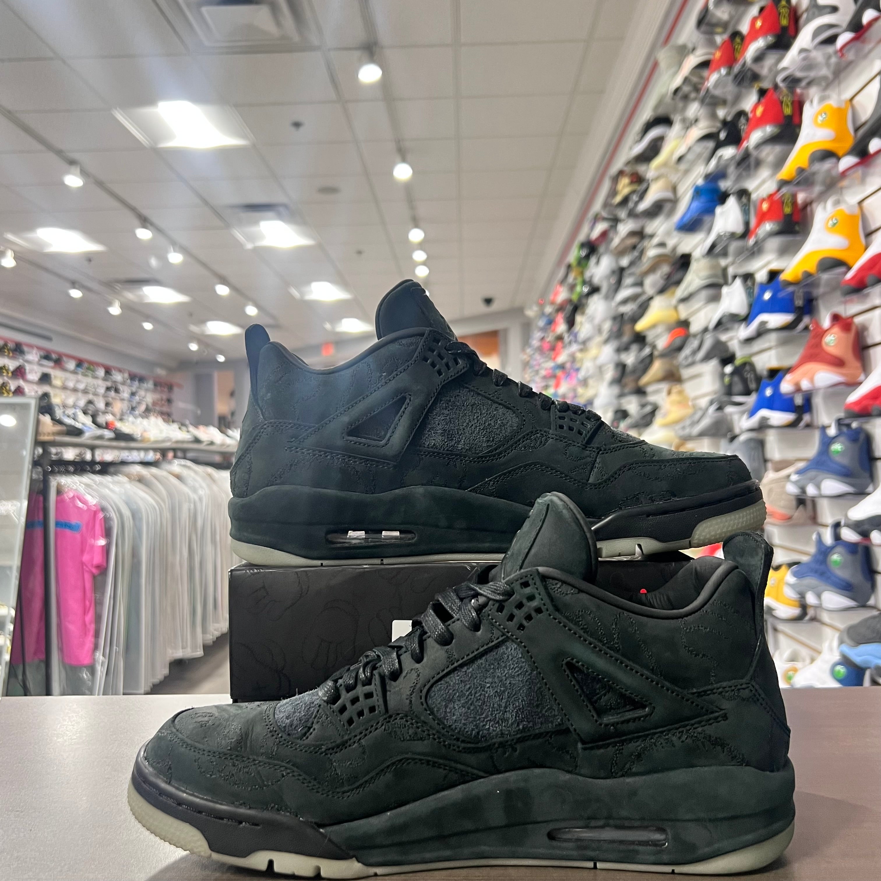 Jordan Retro 4 Mens Kaws Black (Lightly Worn)