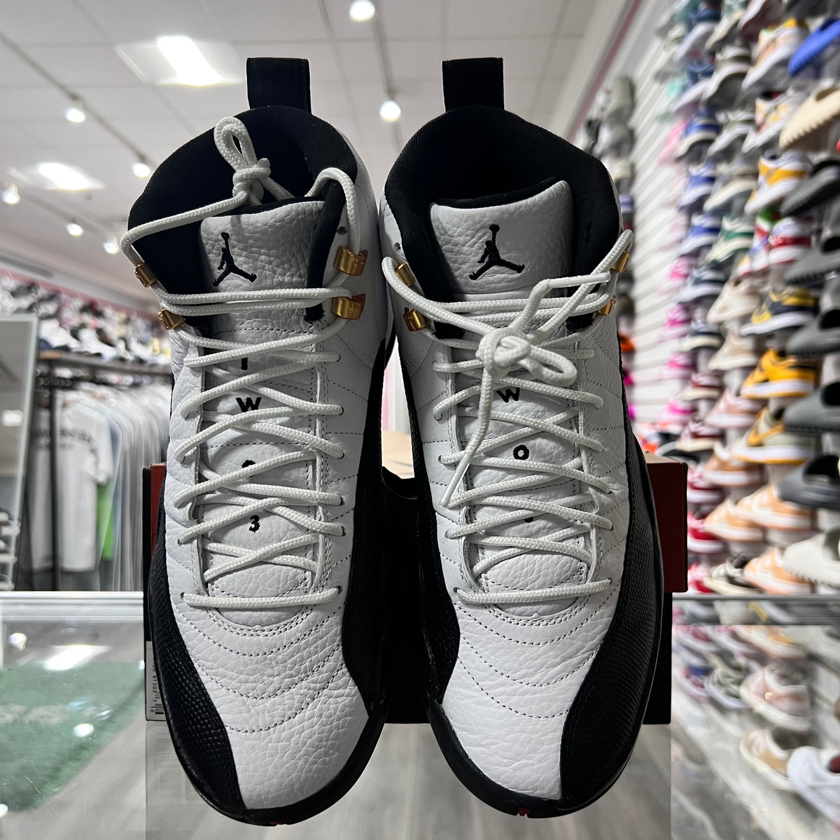 Jordan Retro 12 Mens Taxi (Lightly Worn)