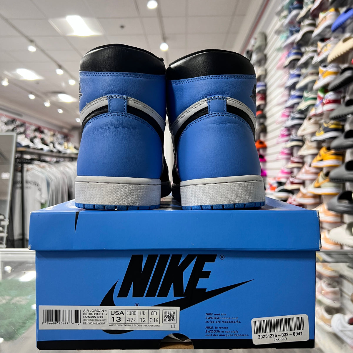 Jordan Retro 1 High Og Mens UNC Toe (Lightly Worn)