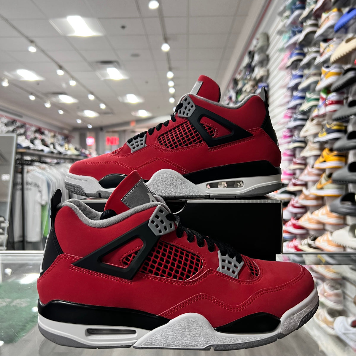 Jordan Retro 4 Mens Toro Bravo (Lightly Worn)