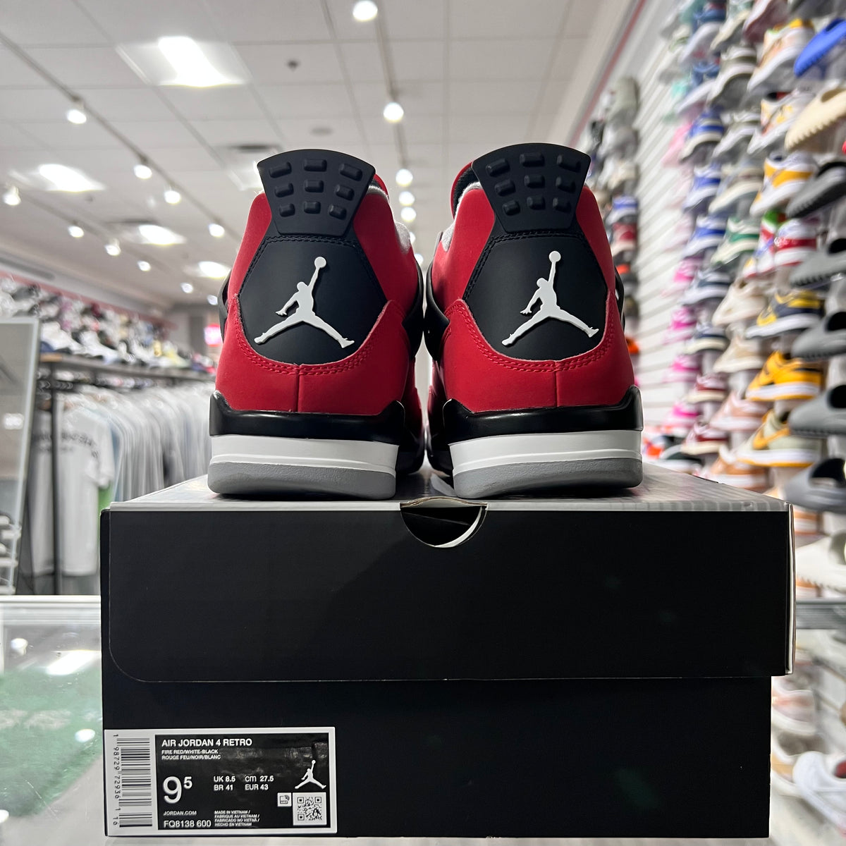 Jordan Retro 4 Mens Toro Bravo (Lightly Worn)