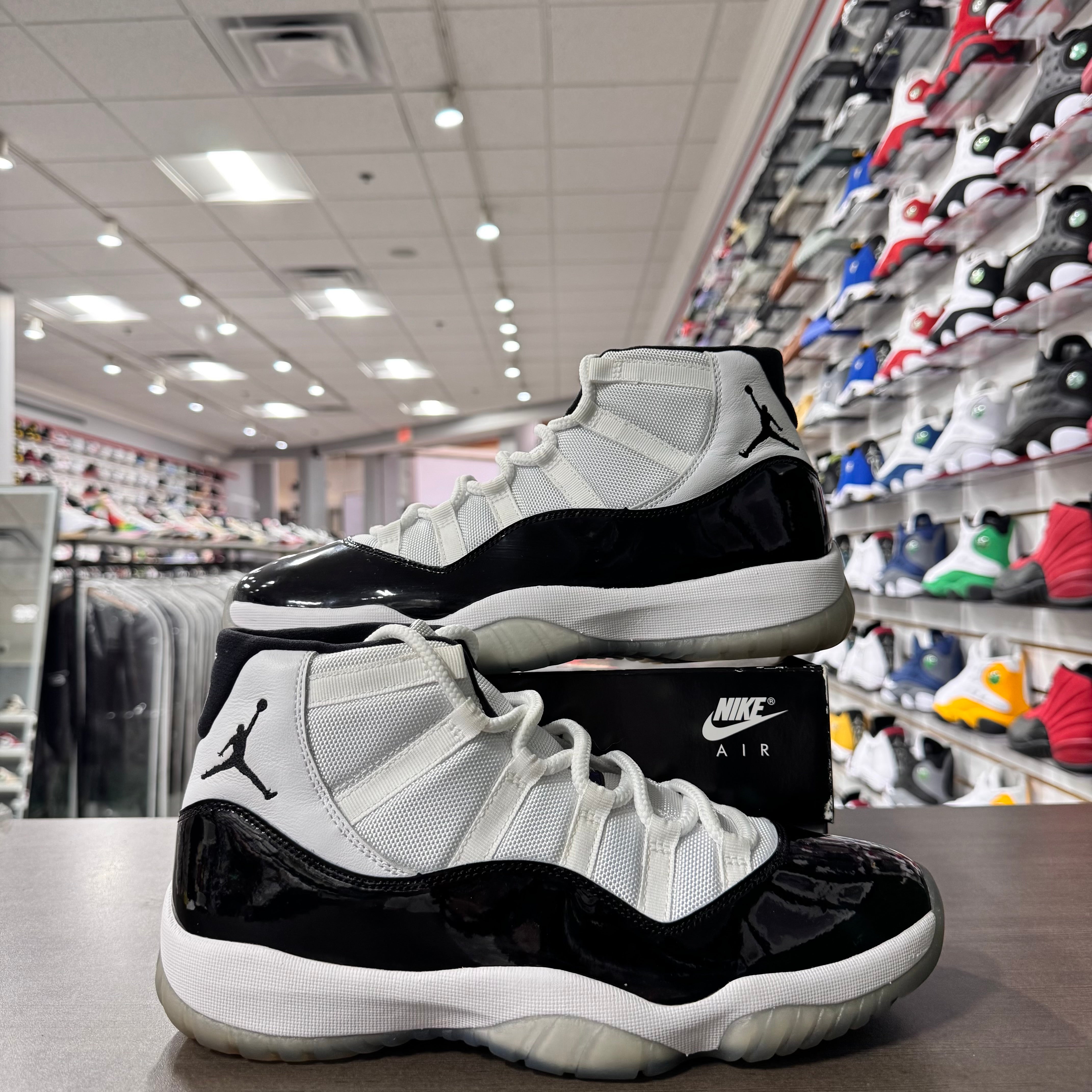 Jordan Retro 11 Mens Concord (Lightly Worn)