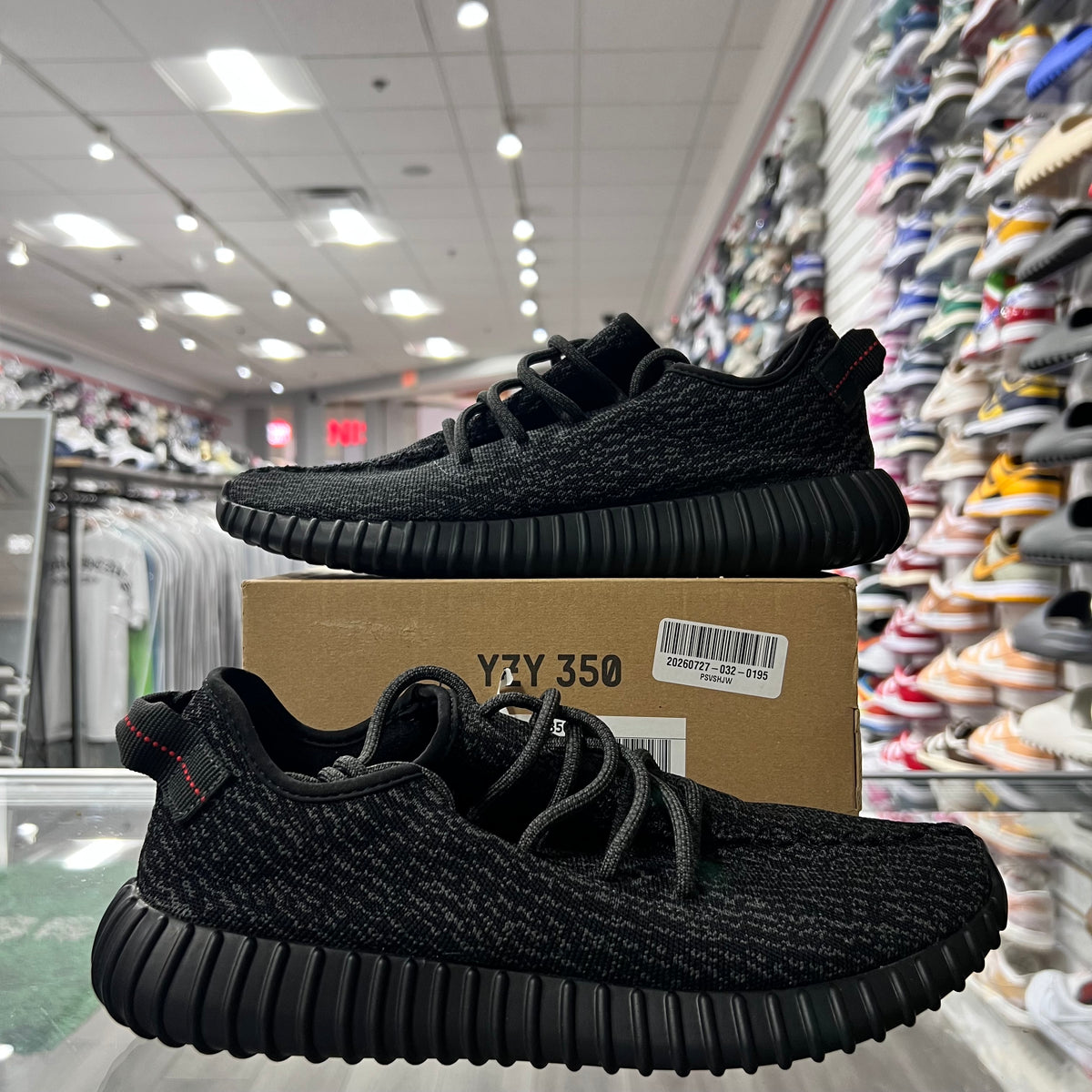 Yeezy 350 Pirate Black (2023)(Lightly Worn)