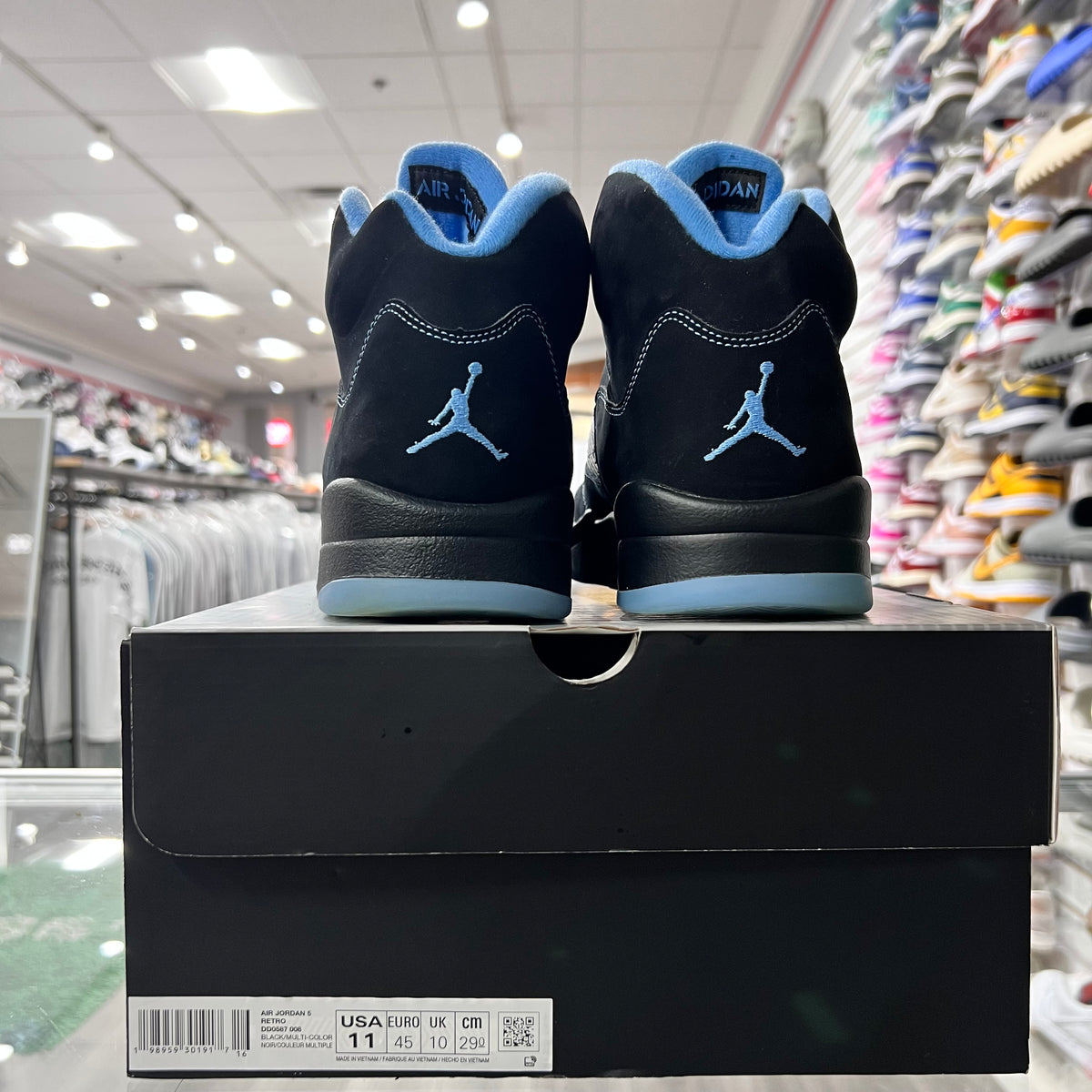 Jordan Retro 5 Mens Black University Blue (Lightly Worn)