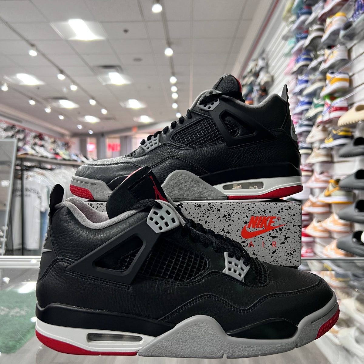 Jordan Retro 4 Mens Bred Reimagined (Lightly Worn)