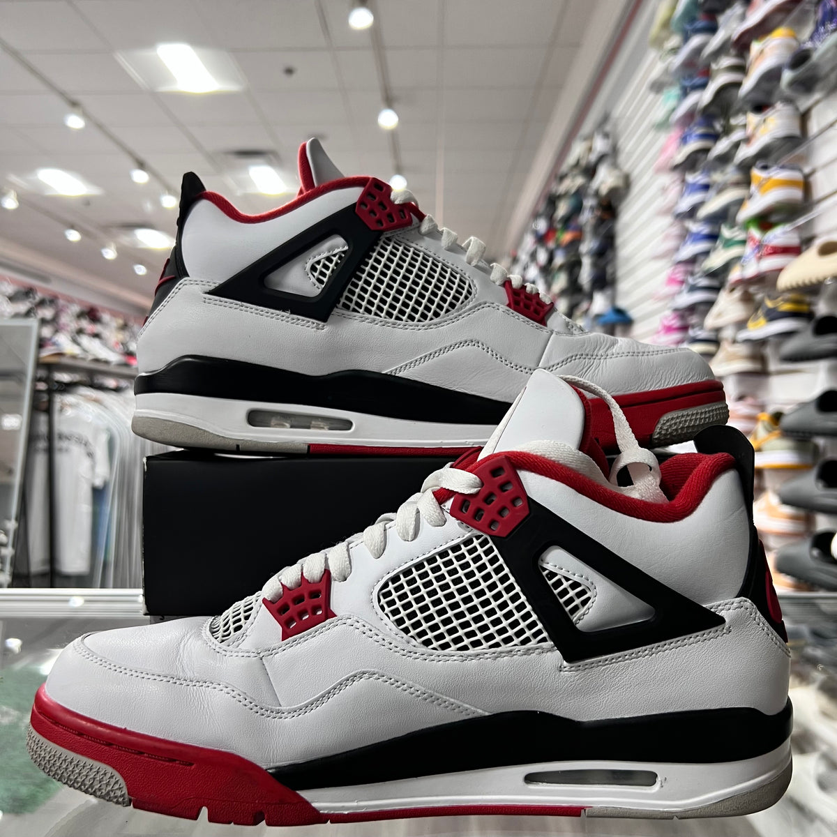 Jordan Retro 4 Mens Fire Red (Lightly Worn)