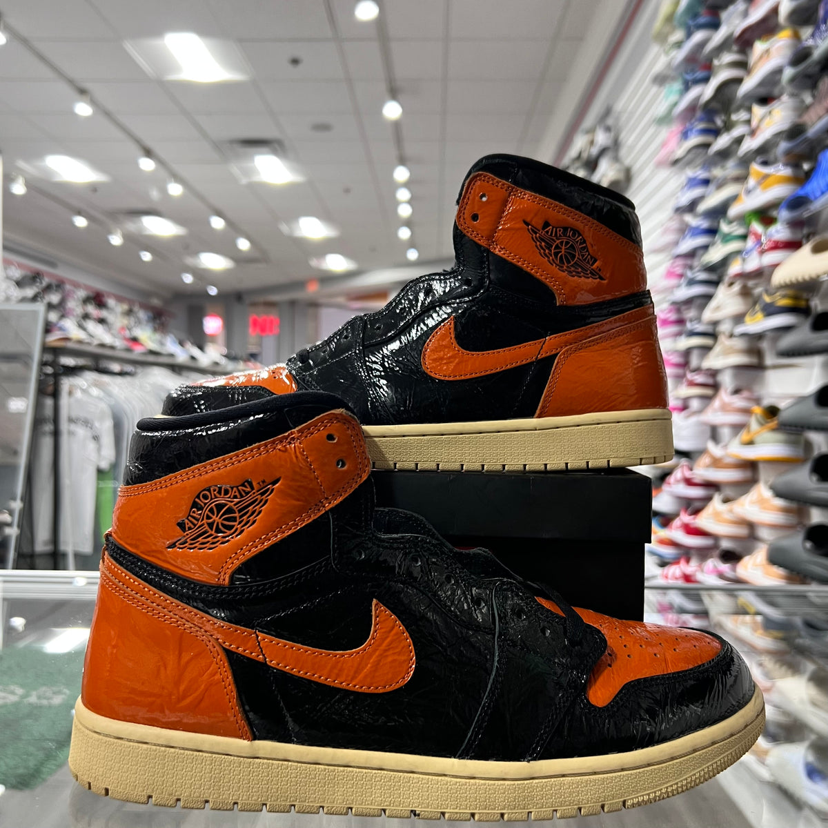 Jordan Retro 1 High Og Mens Shattered Backboard 3.0 (Lightly Worn)