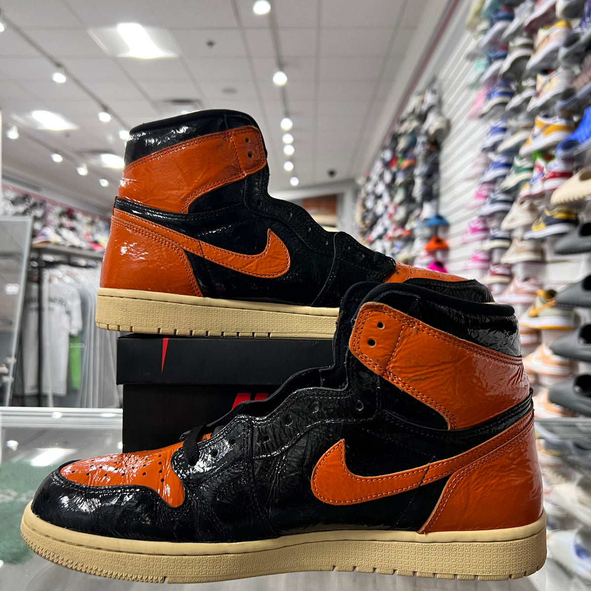Jordan Retro 1 High Og Mens Shattered Backboard 3.0 (Lightly Worn)