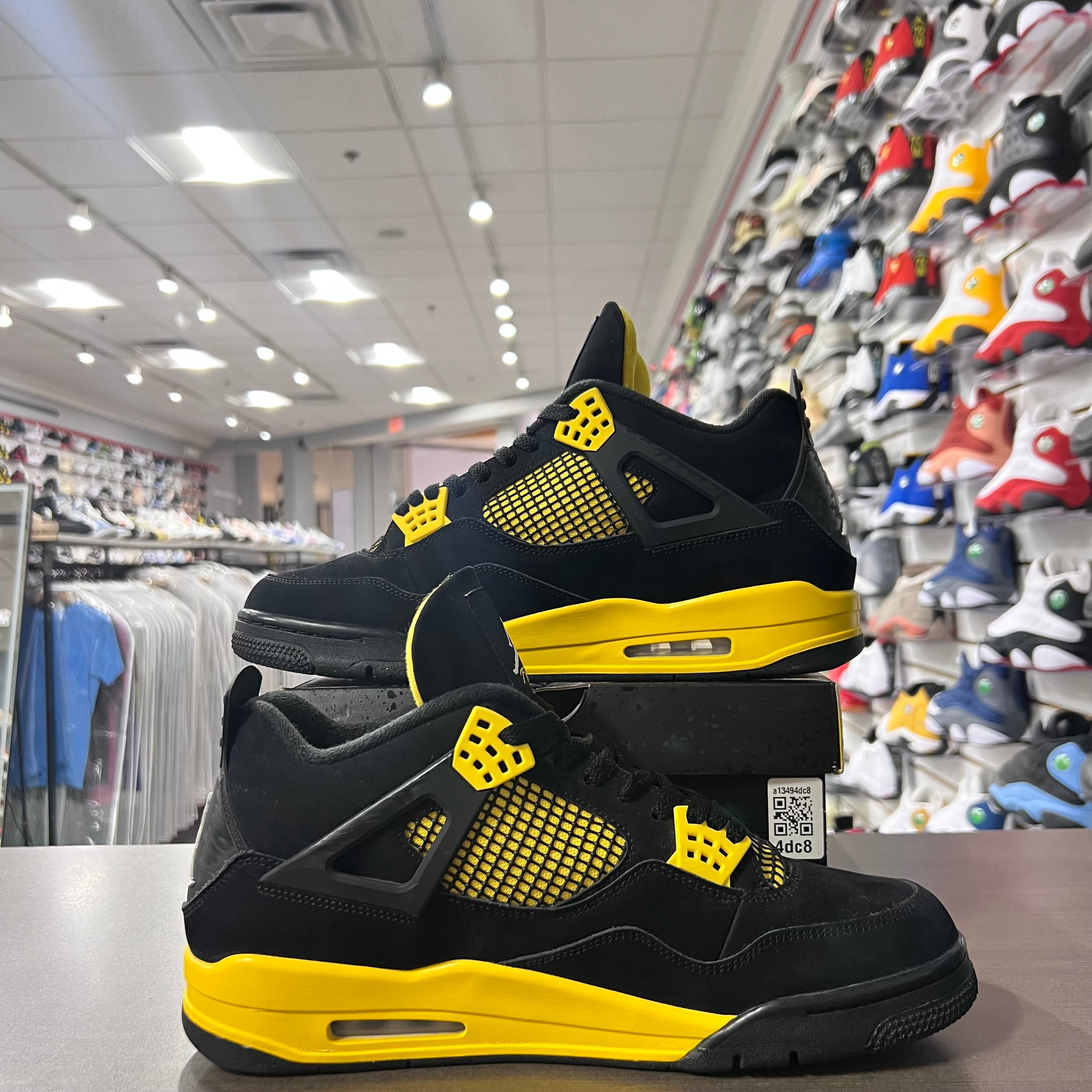 Jordan Retro 4 Mens Yellow Thunder (Lightly Worn)