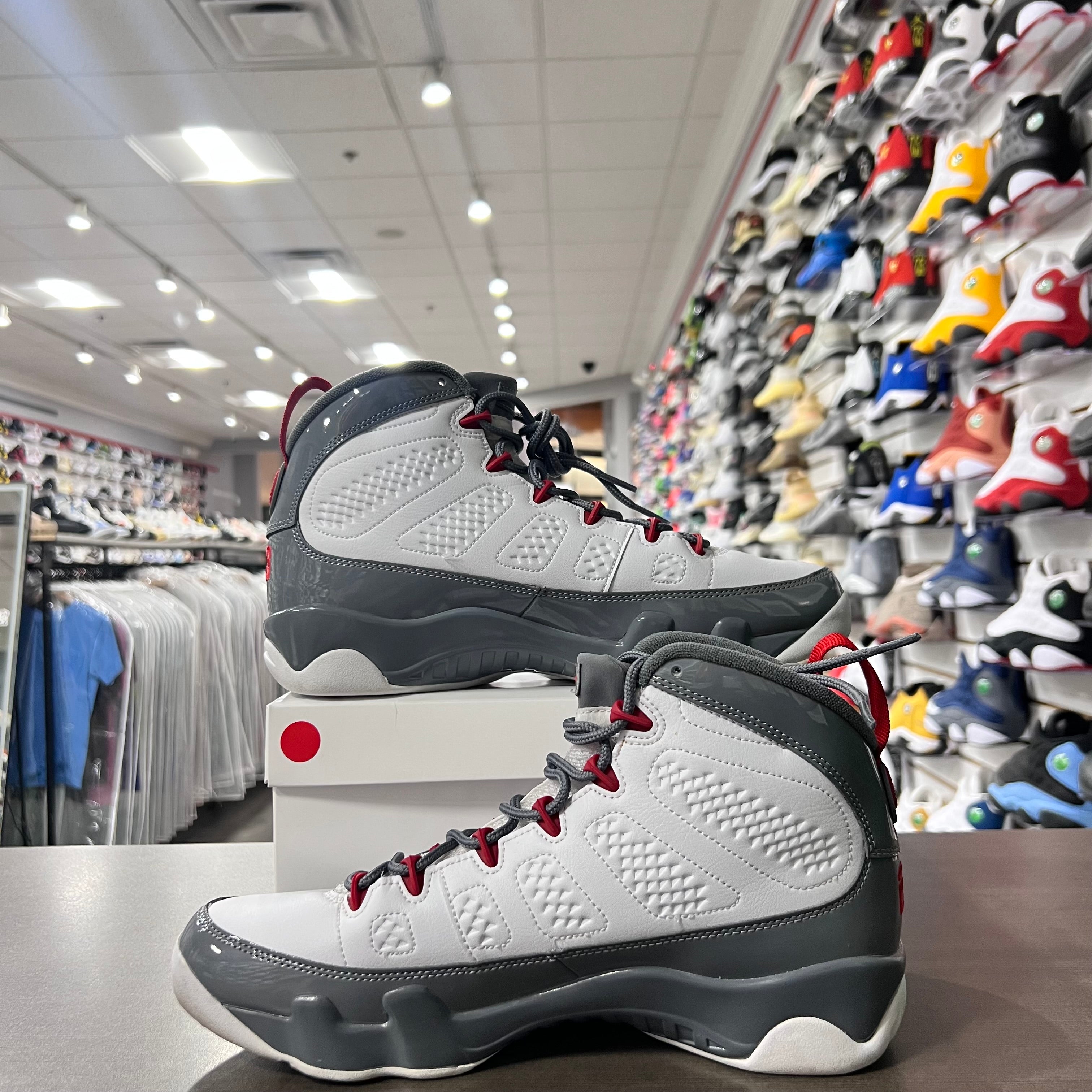 Jordan Retro 9 Mens Fire Red (Lightly Worn + Replacement Box)