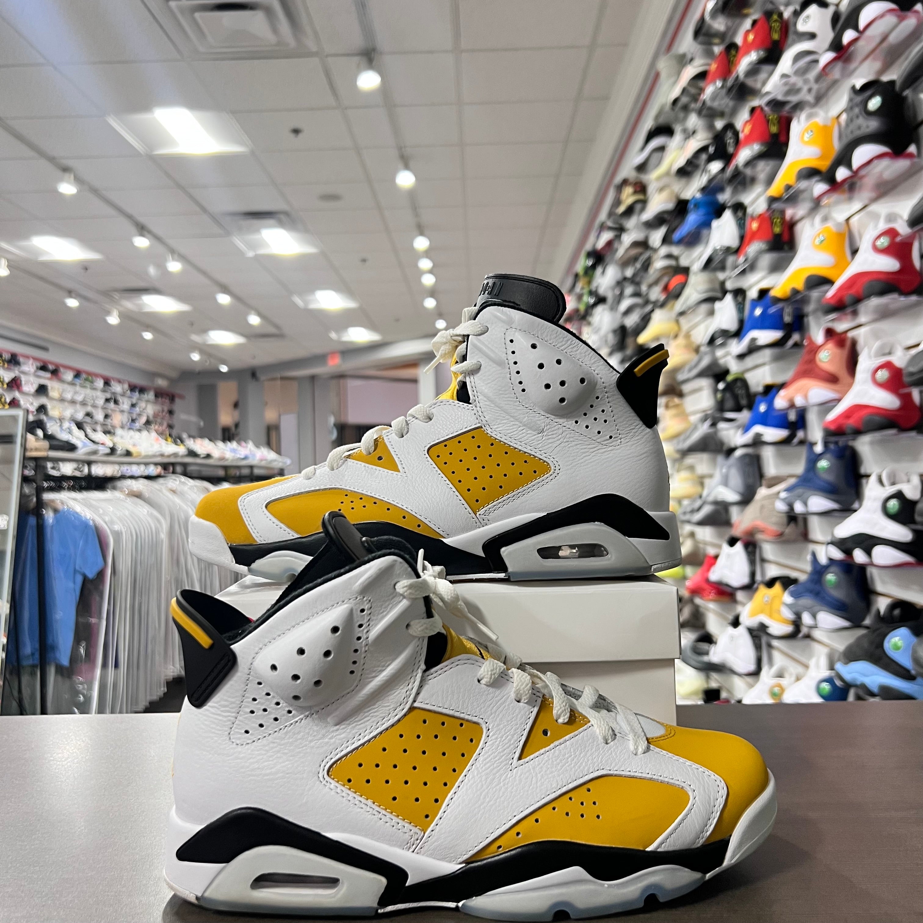 Jordan Retro 6 Mens Yellow Ochre (Lightly Worn + Replacement Box)