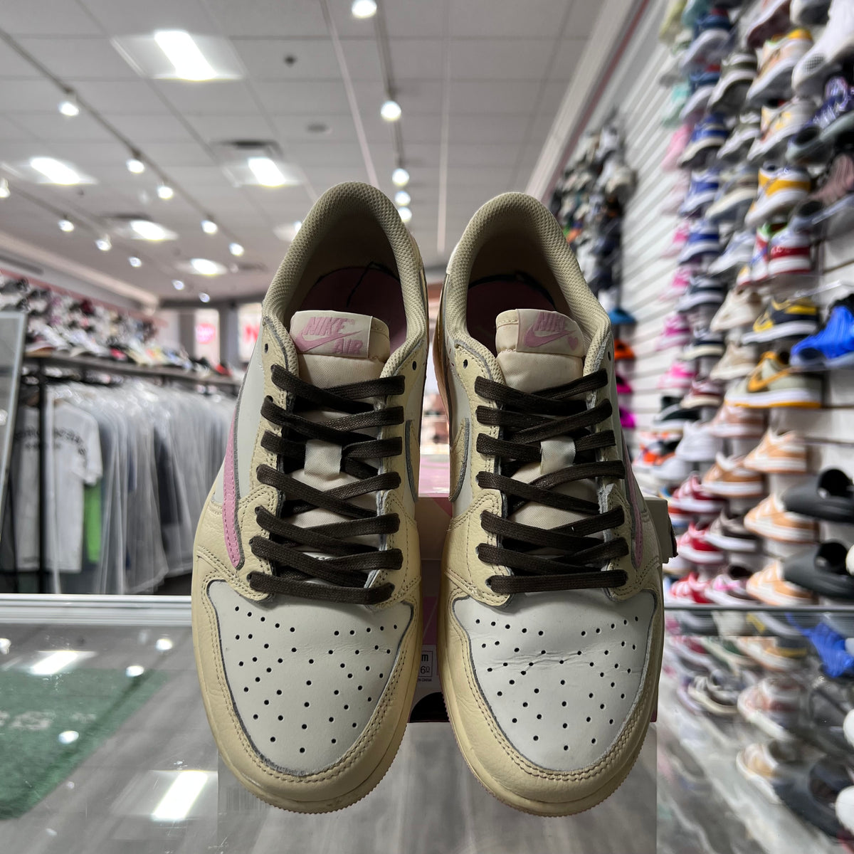 Jordan Retro 1 Low Mens Travis Scott Shy Pink (Lightly Worn)