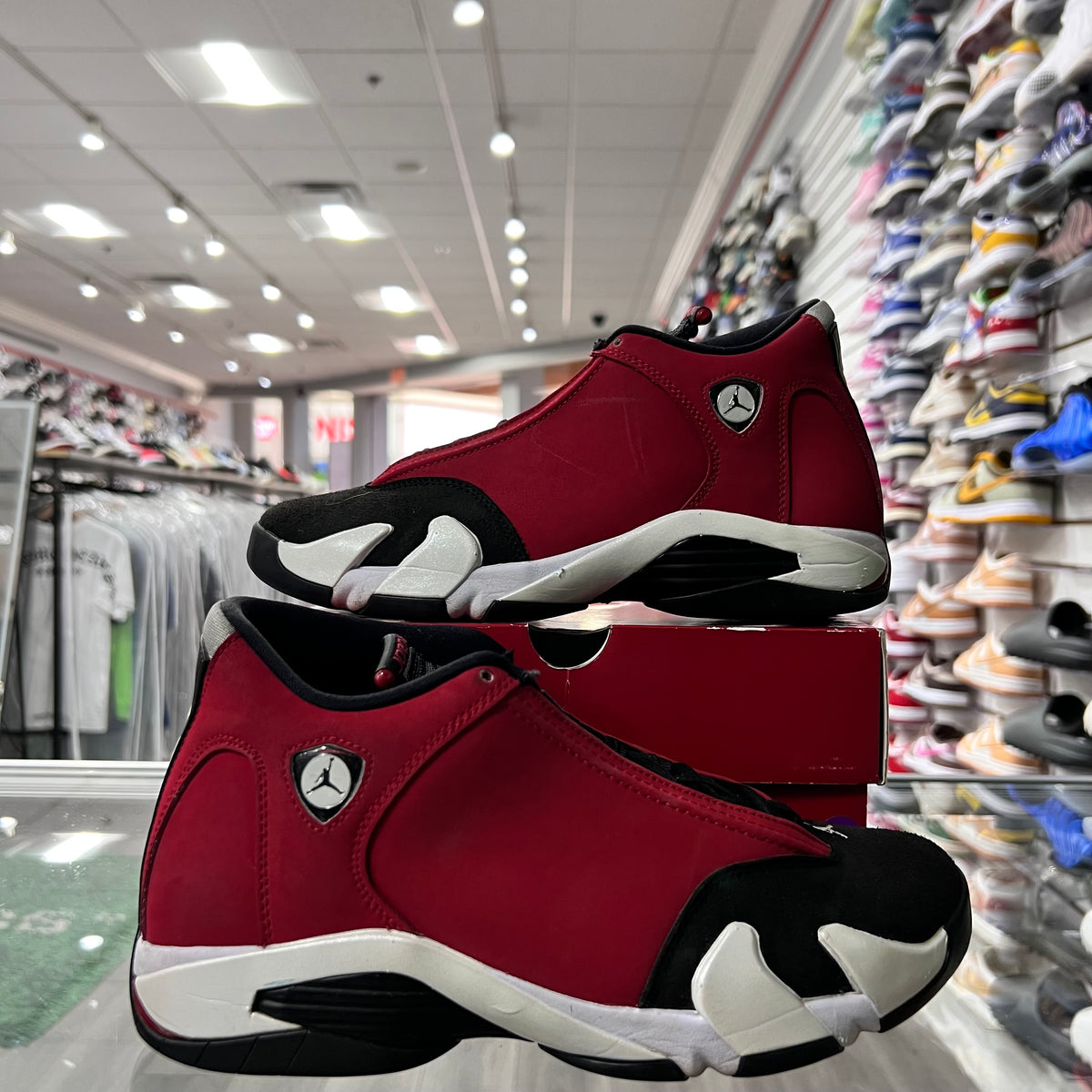 Jordan Retro 14 Mens Gym Red Toro (Lightly Worn)