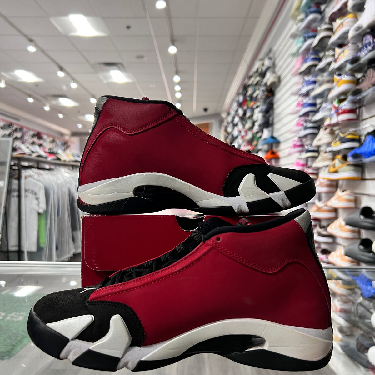 Jordan Retro 14 Mens Gym Red Toro (Lightly Worn)