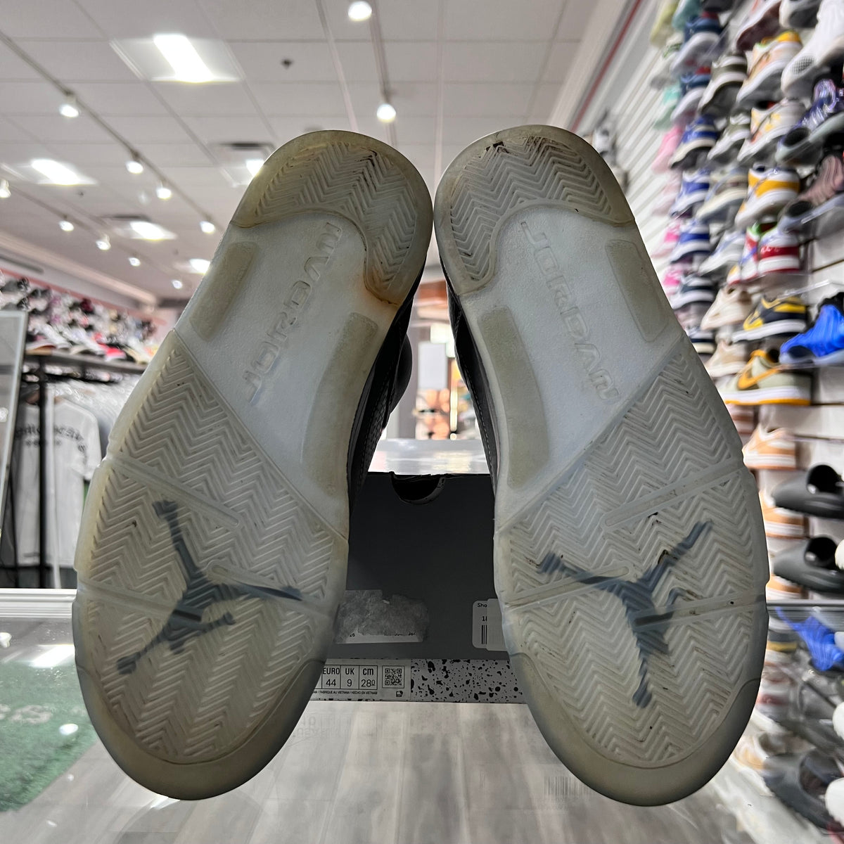 Jordan Retro 5 Mens Wolf Grey (Lightly Worn)