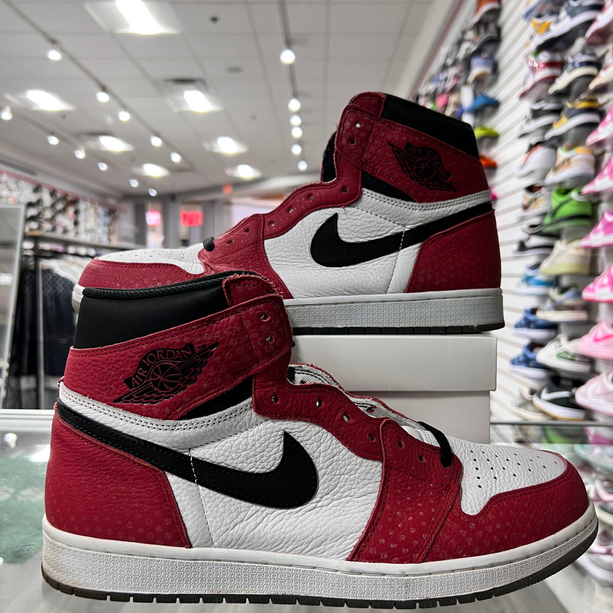 Jordan Retro 1 High Og Mens Spider-Man Origin Story (Lightly Worn+Replacement Box)
