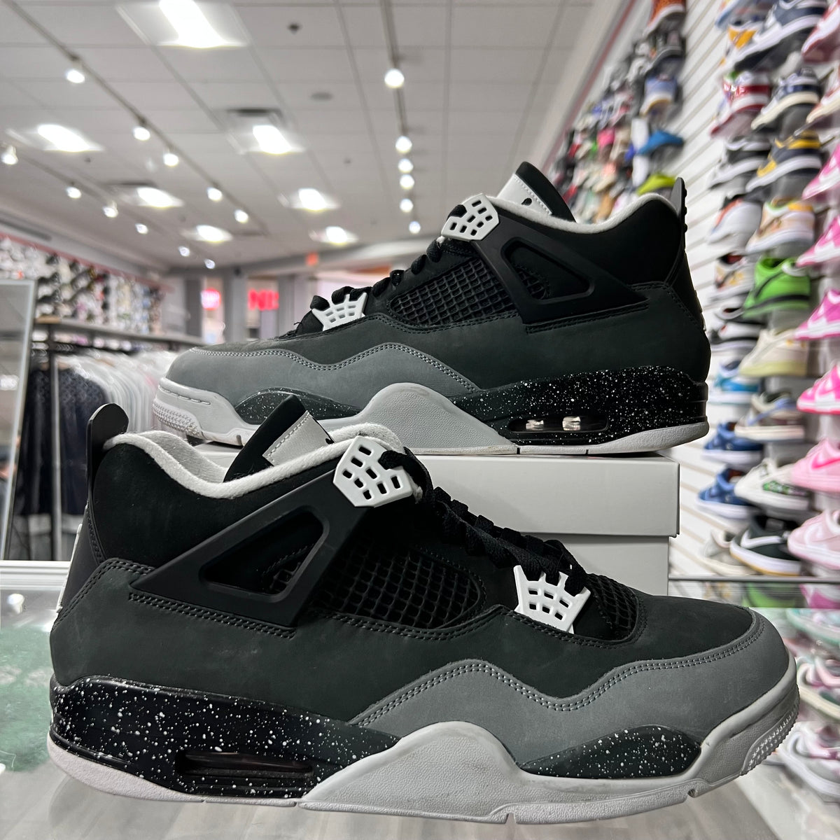 Jordan Retro 4 Mens Fear (Lightly Worn+Replacement Box)
