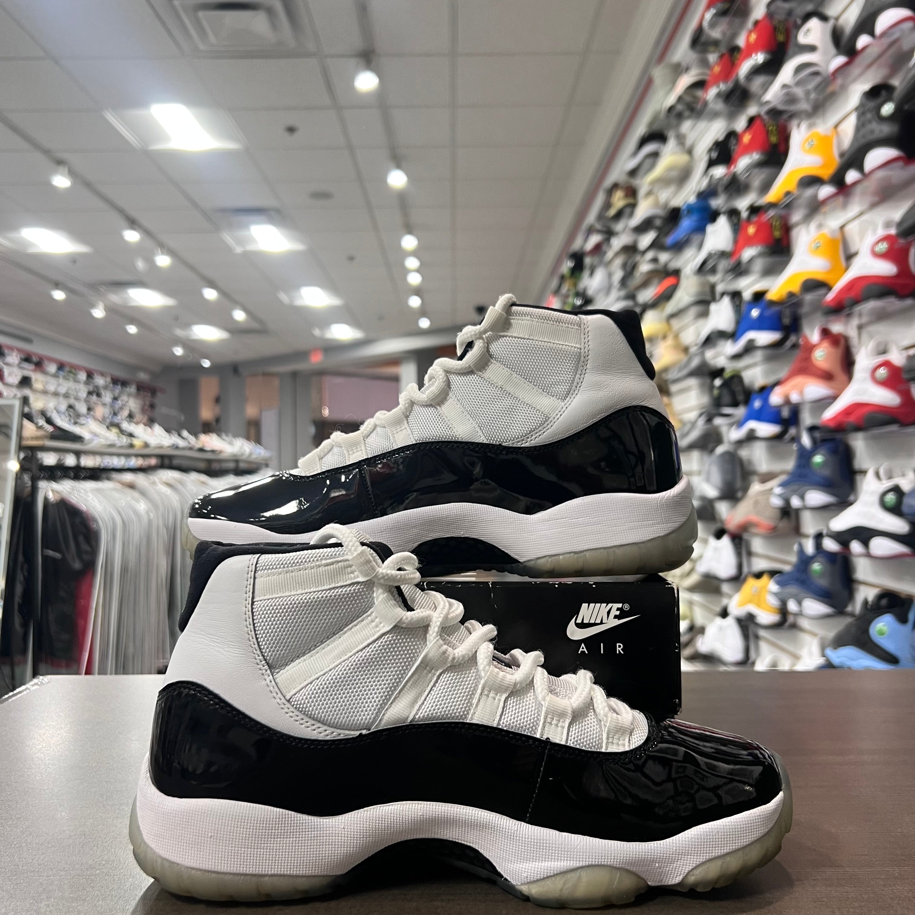Jordan Retro 11 Mens Concord (Lightly Worn)