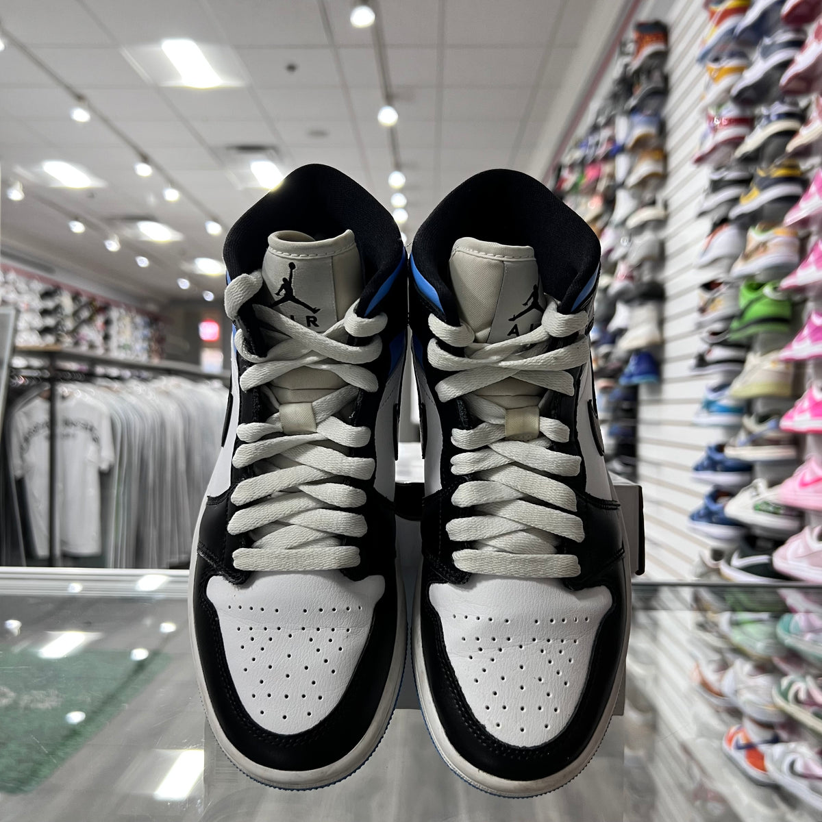 Jordan 1 Mid Womens University Blue (Lightly Worn)