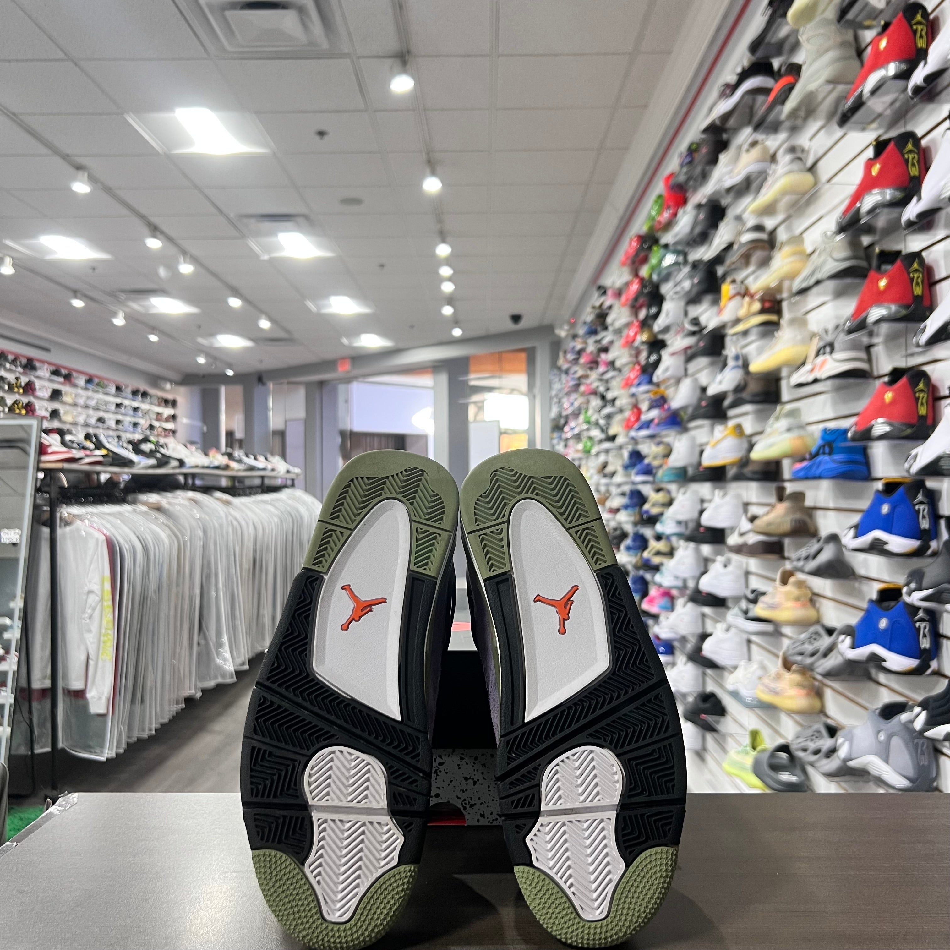 Jordan Retro 4 Womens Purple Haze (Lightly Worn)