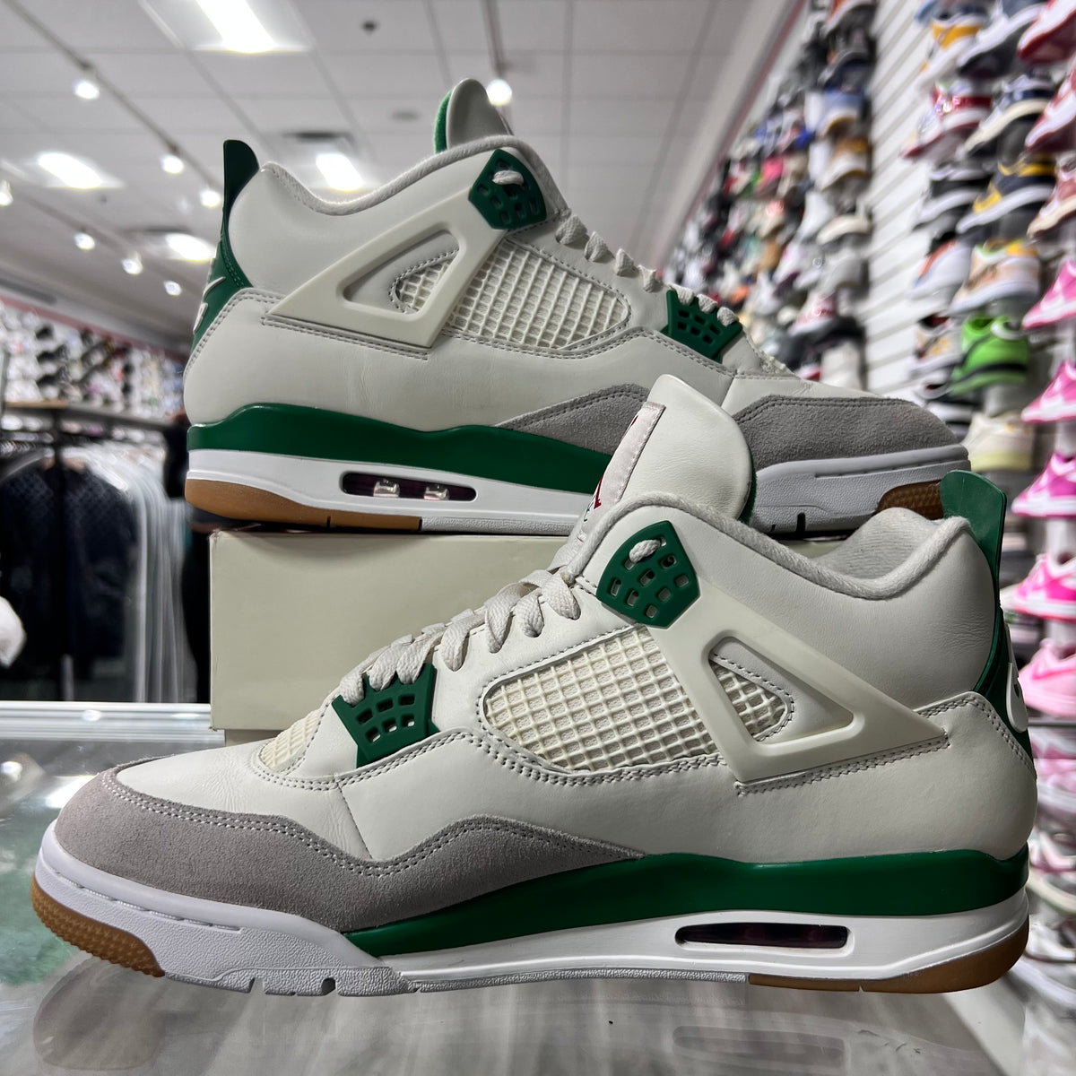 Jordan Retro 4 SB Mens Pine Green (Lightly Worn)