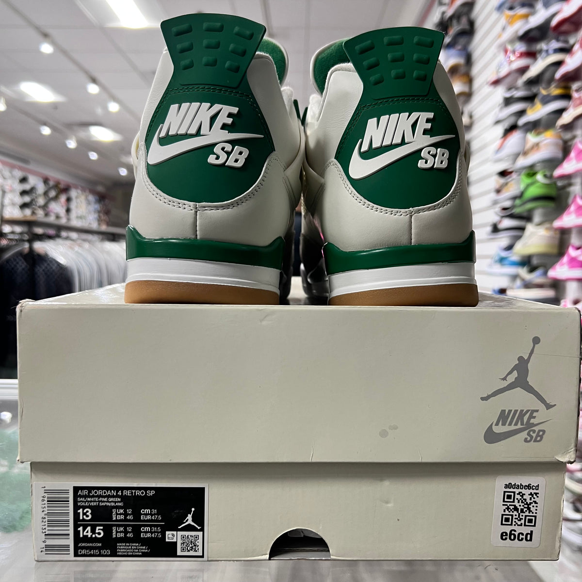 Jordan Retro 4 SB Mens Pine Green (Lightly Worn)