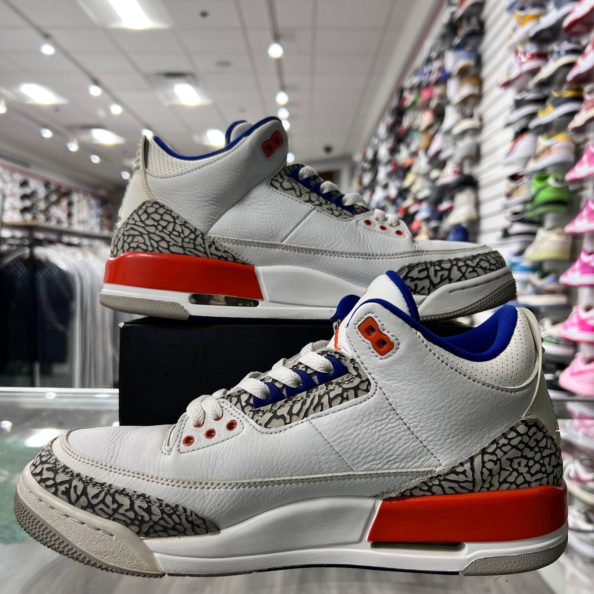 Jordan Retro 3 Mens Knicks (Lightly Worn)
