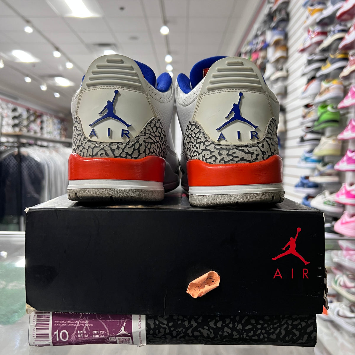 Jordan Retro 3 Mens Knicks (Lightly Worn)