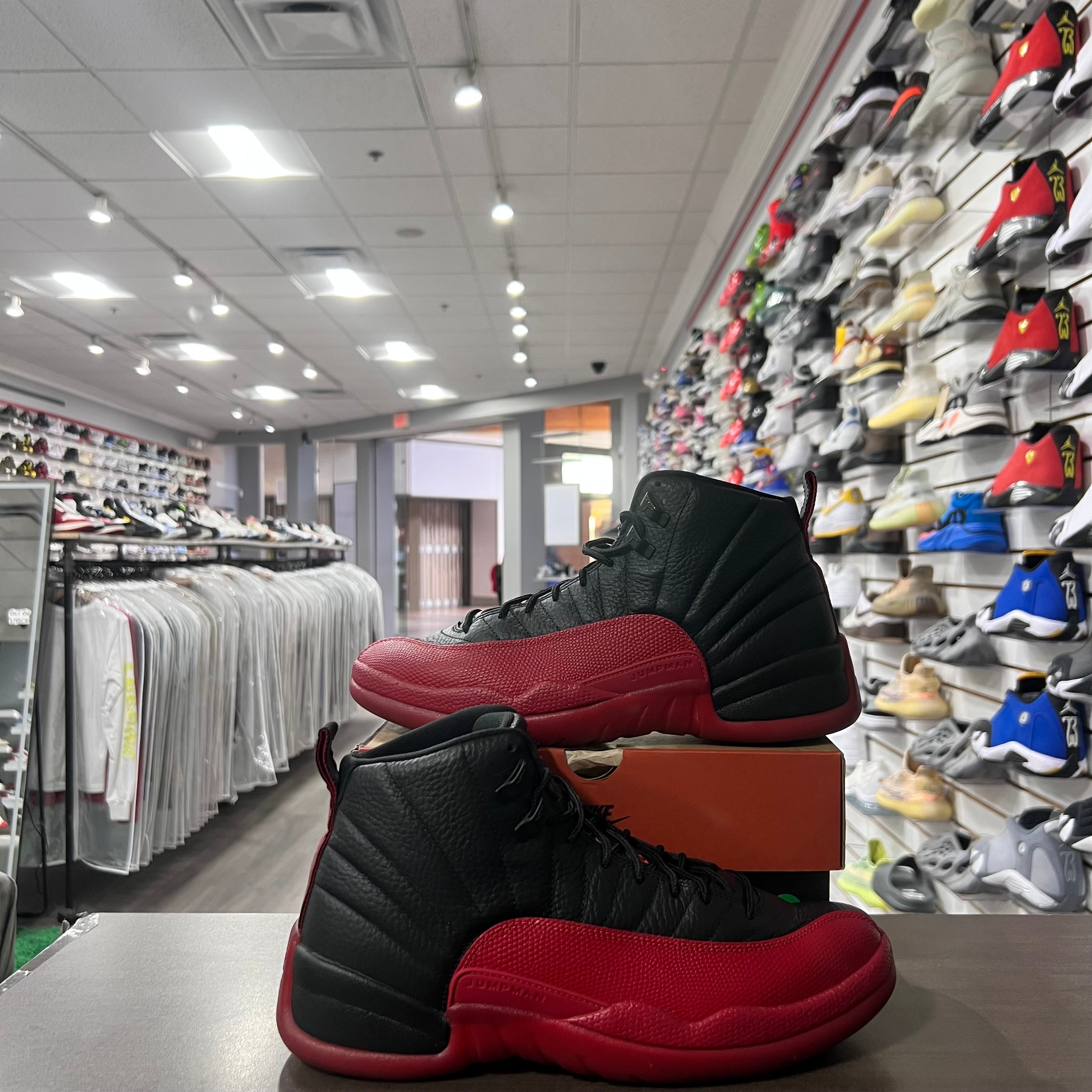 Jordan Retro 12 Mens Flu Game (2025)(Lightly Worn)