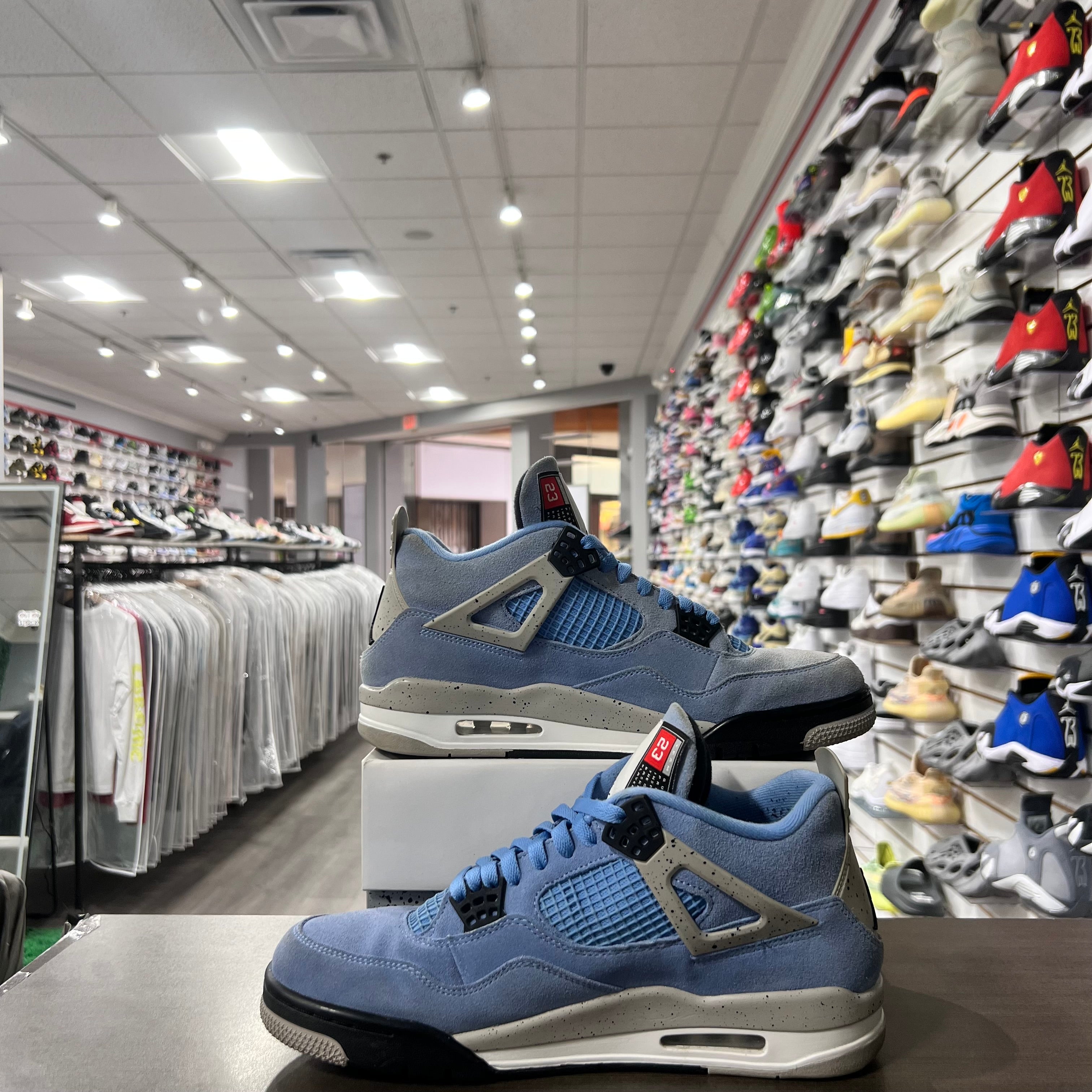 Jordan Retro 4 Mens Unc (Lightly Worn)