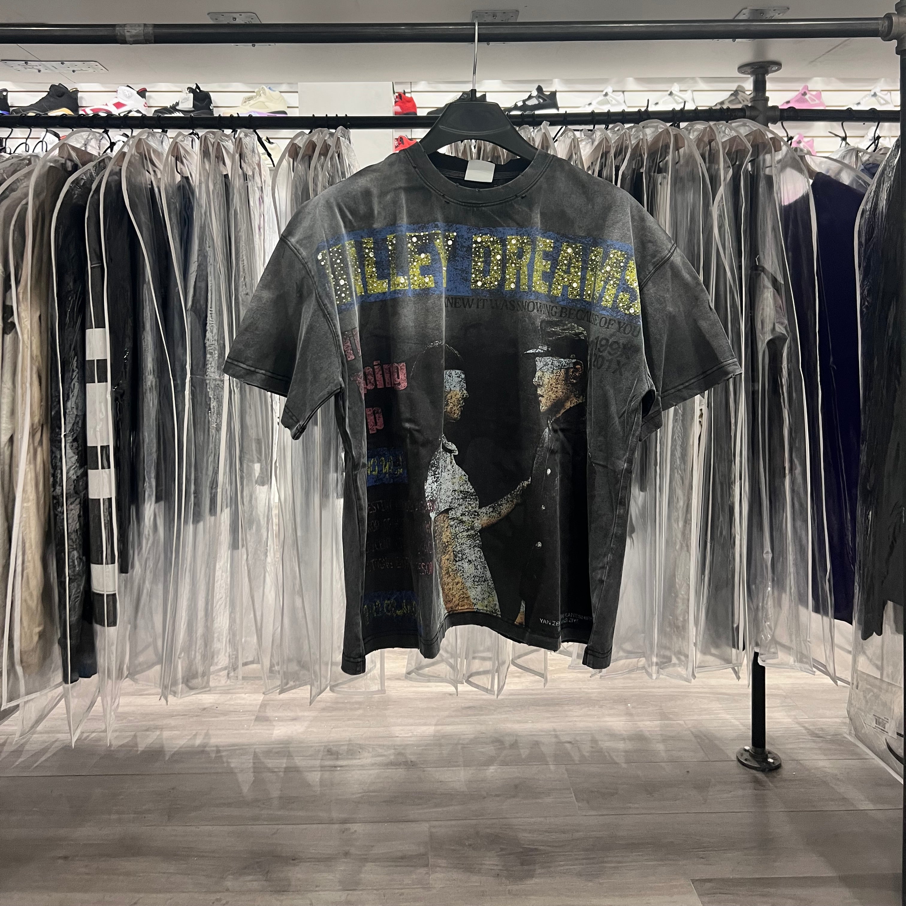 Vale Tee Blindfold Graphic