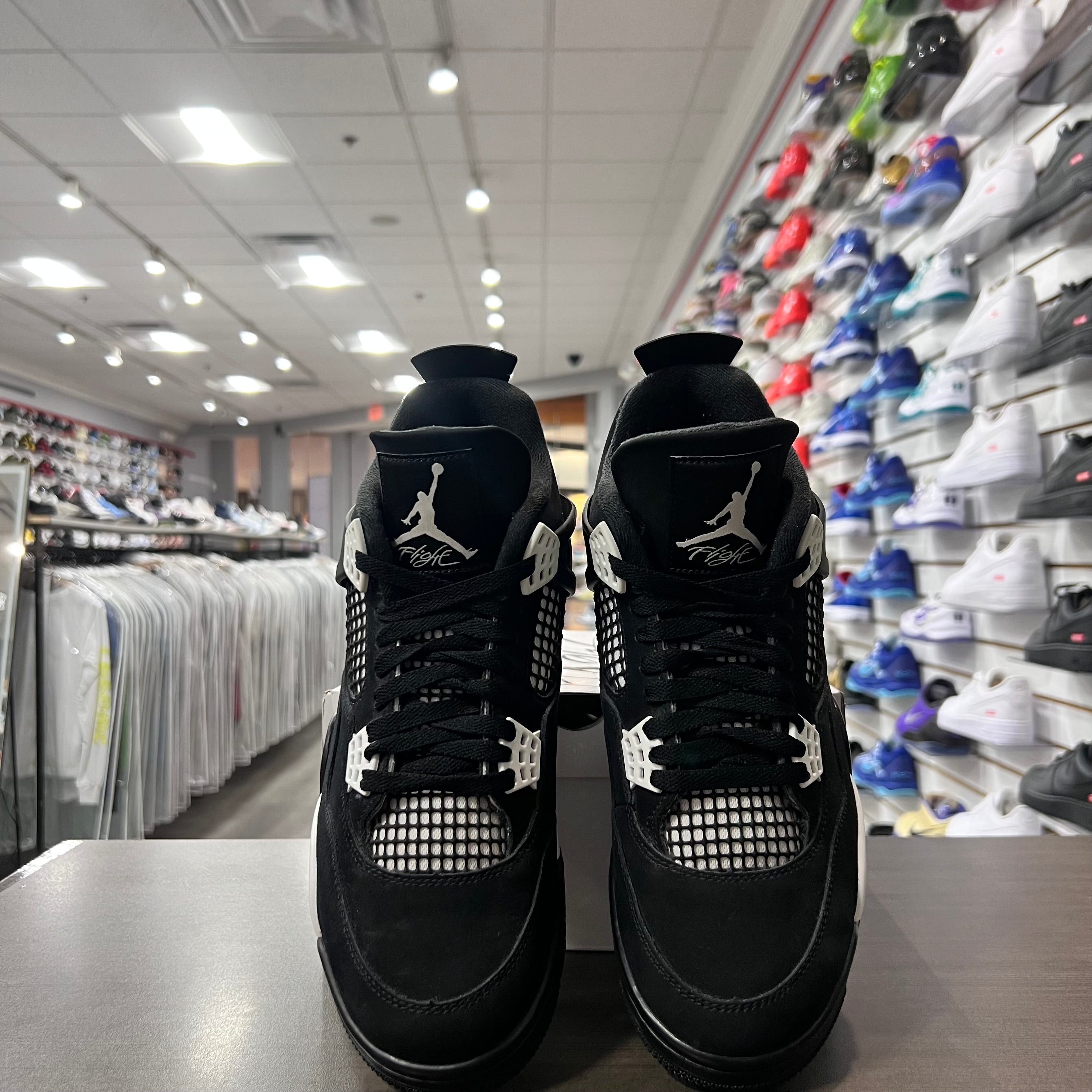 Jordan Retro 4 Mens White Thunder (Lightly Worn)