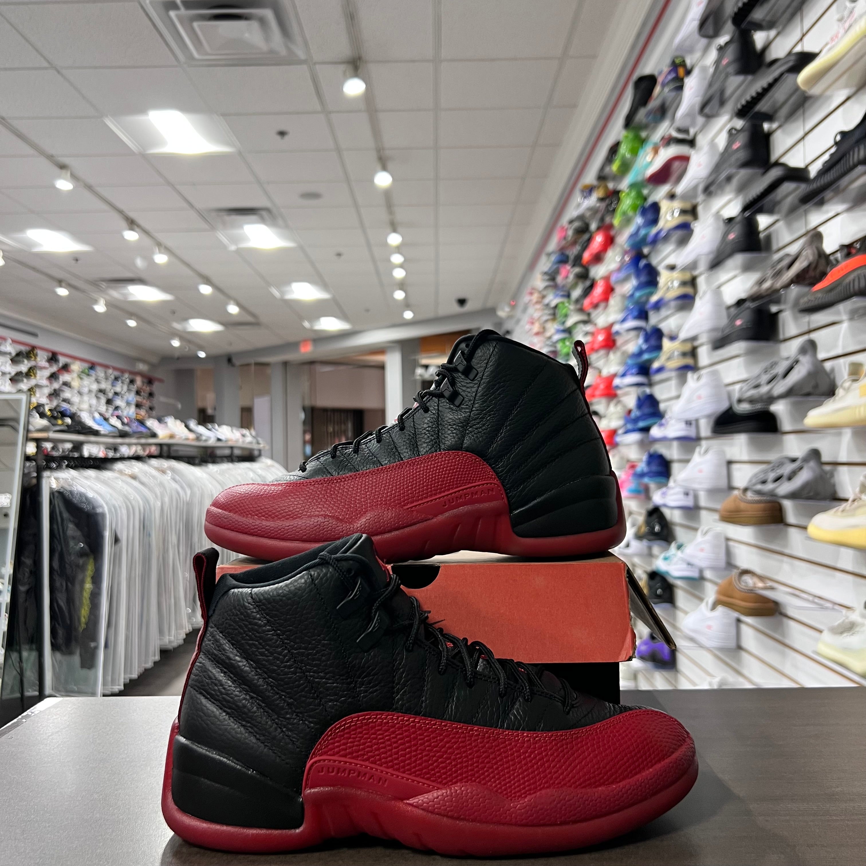 Jordan Retro 12 Mens Flu Game (2025)(Lightly Worn)