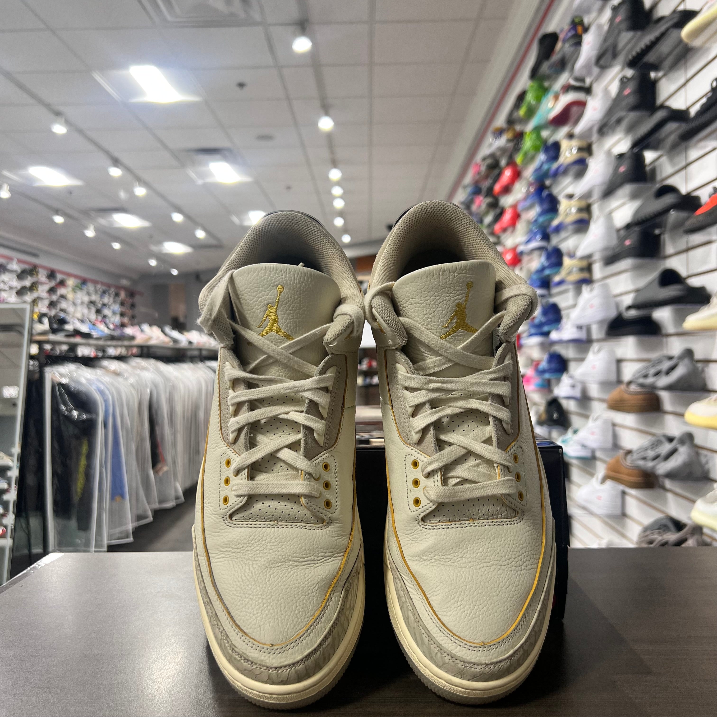 Jordan Retro 3 Mens J Balvin Medellin (Lightly Worn)
