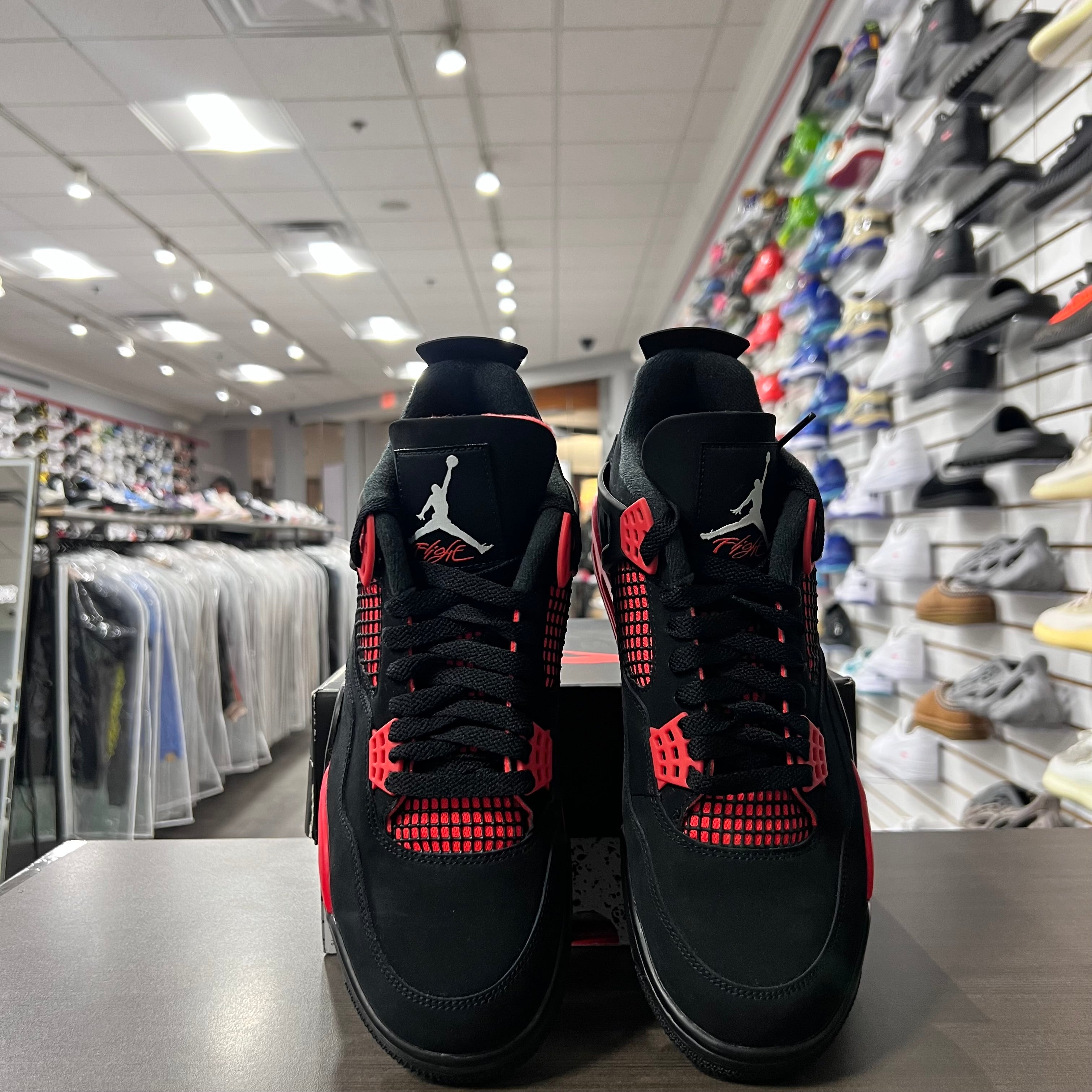 Jordan Retro 4 Mens Red Thunder (Lightly Worn)