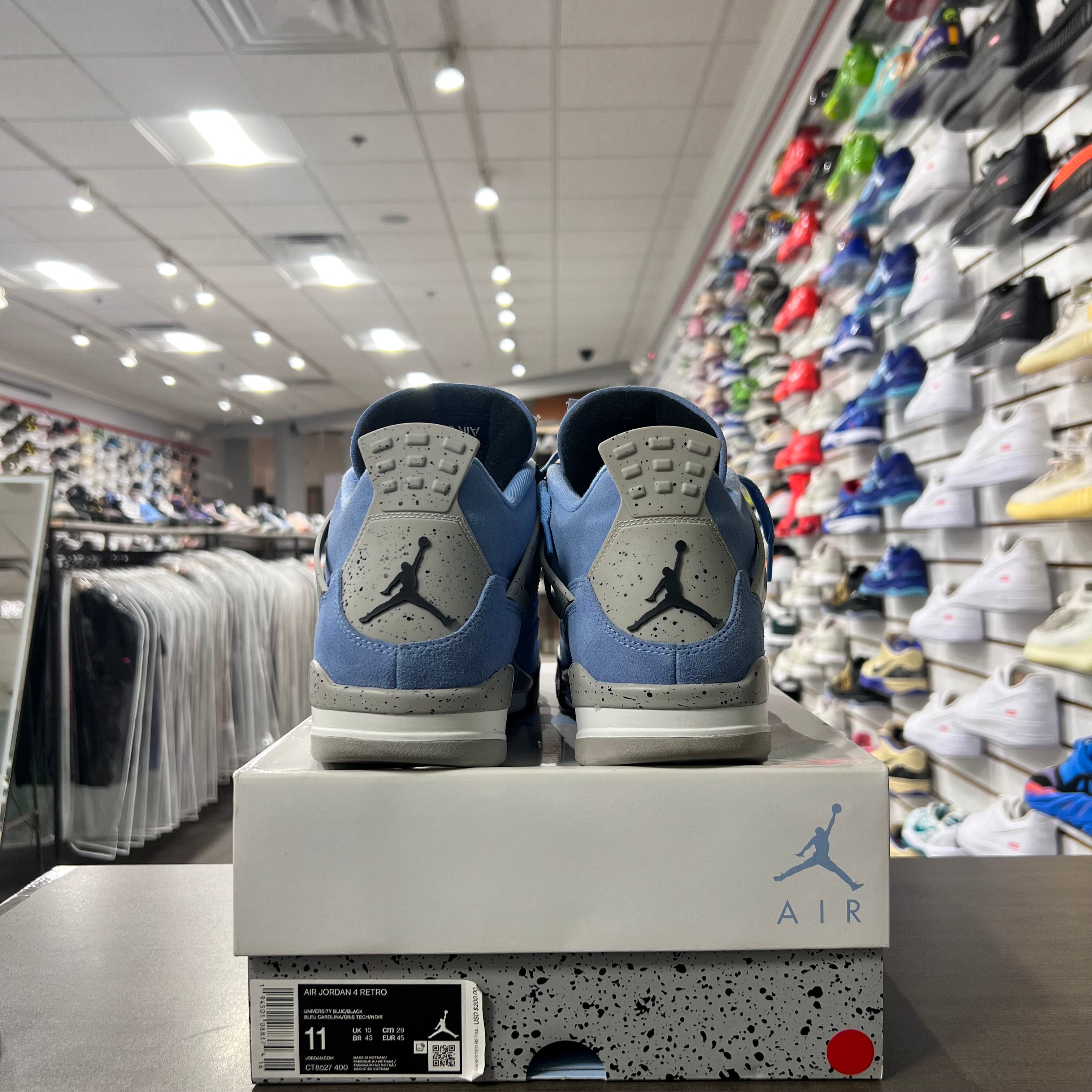 Jordan Retro 4 Mens UNC (Lightly Worn)